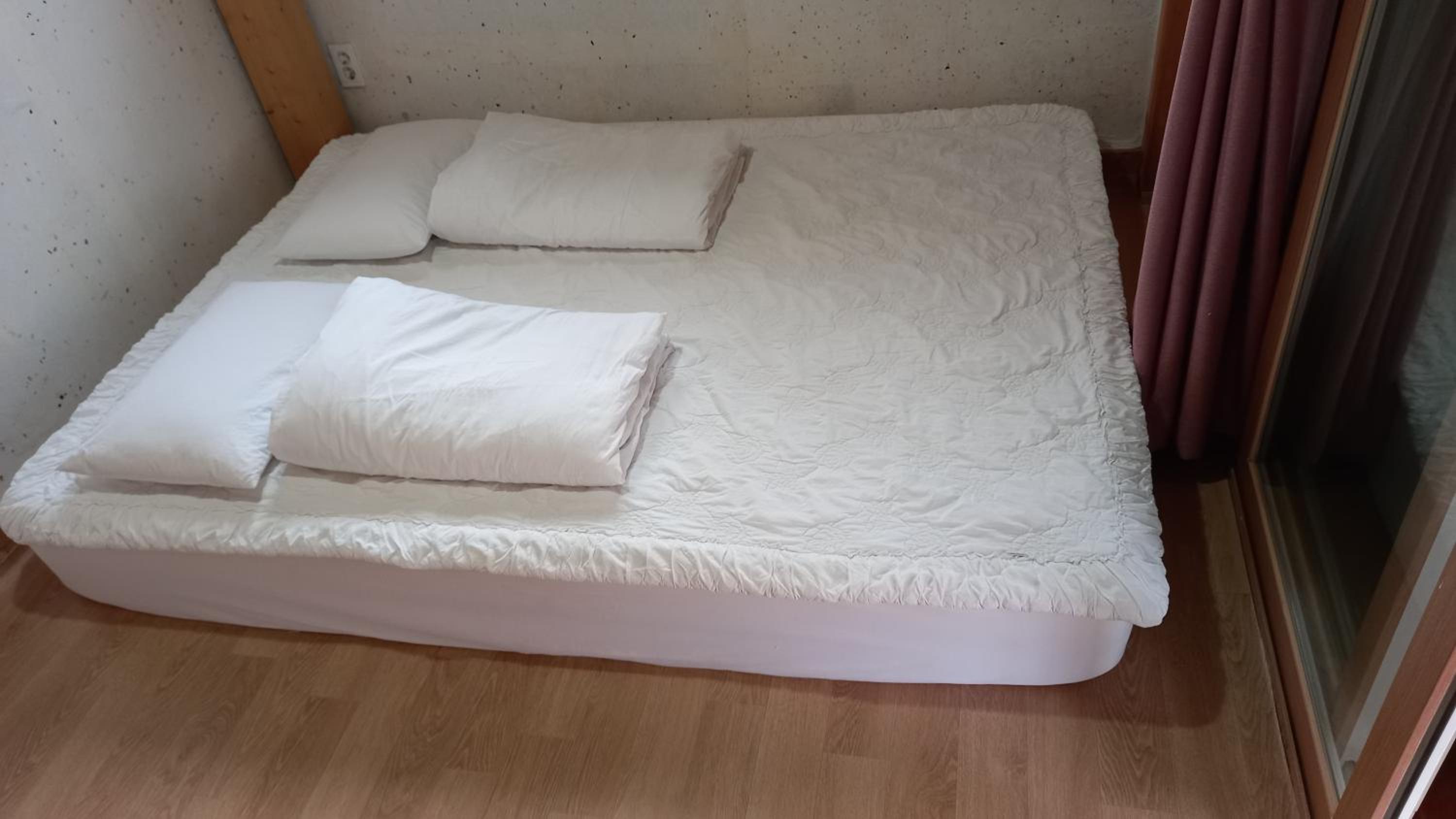Double Room with Private Bathroom - Photo 7