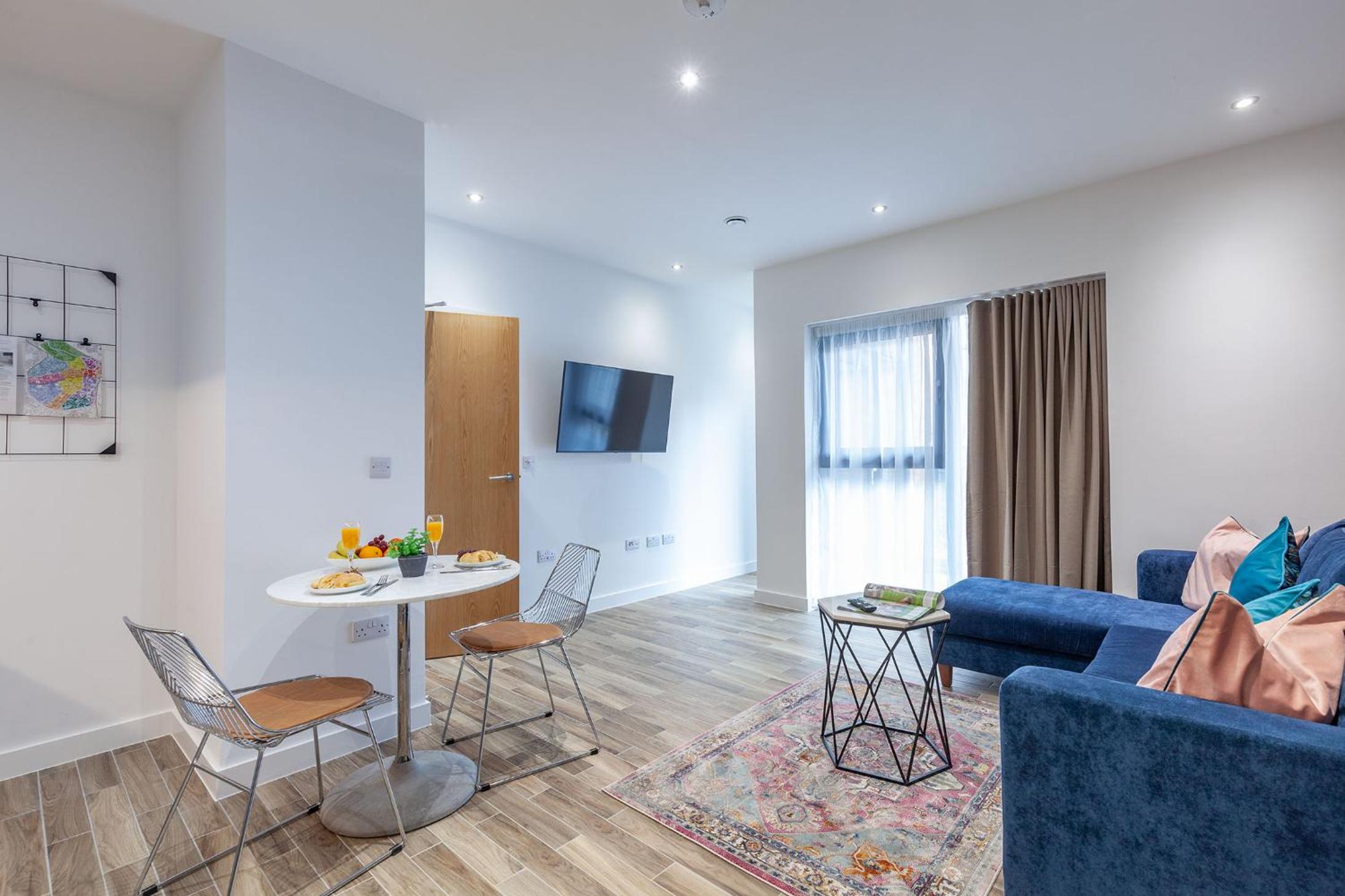 One-Bedroom Apartment with Balcony photo 3