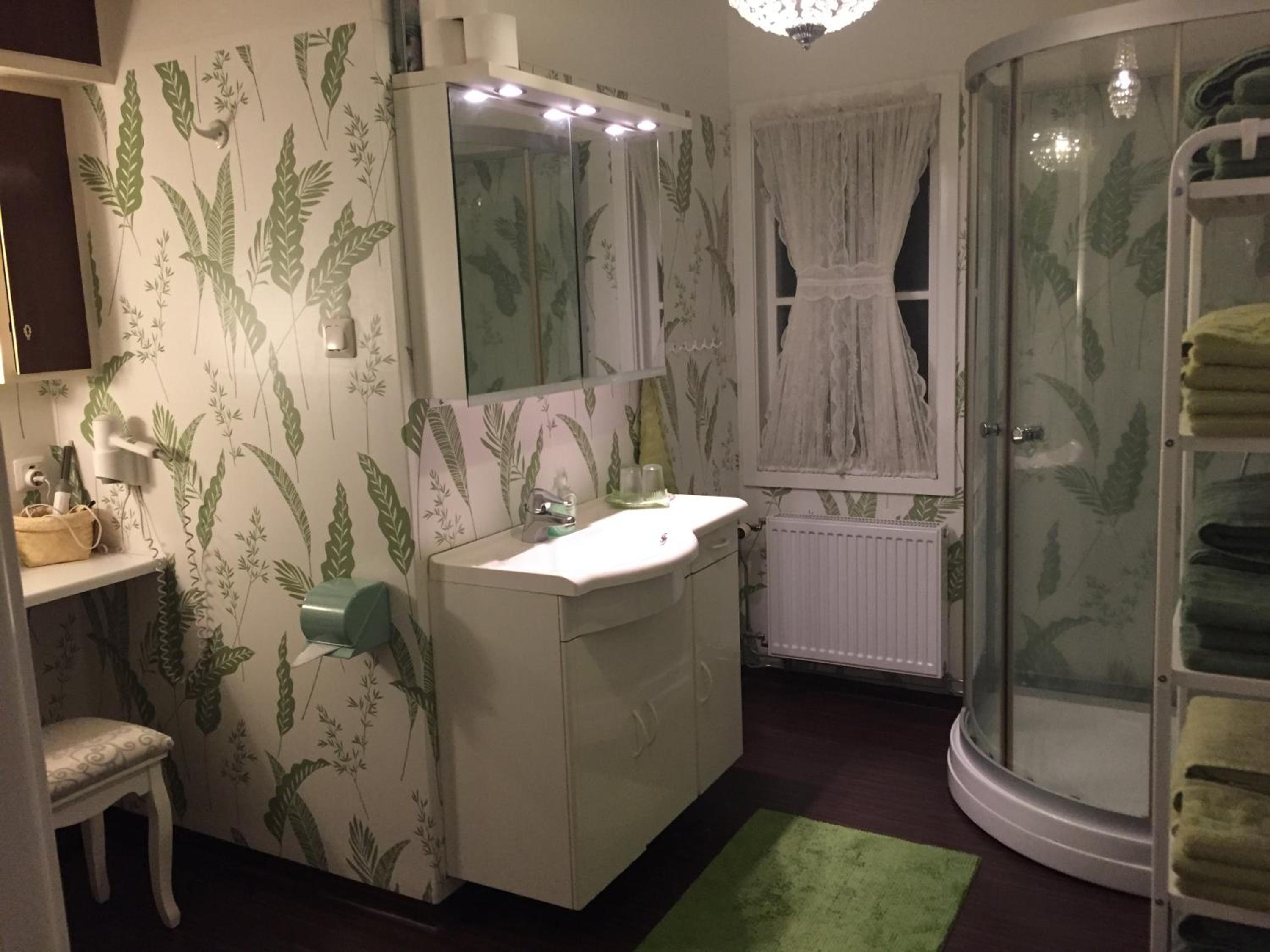 Single Room photo 3