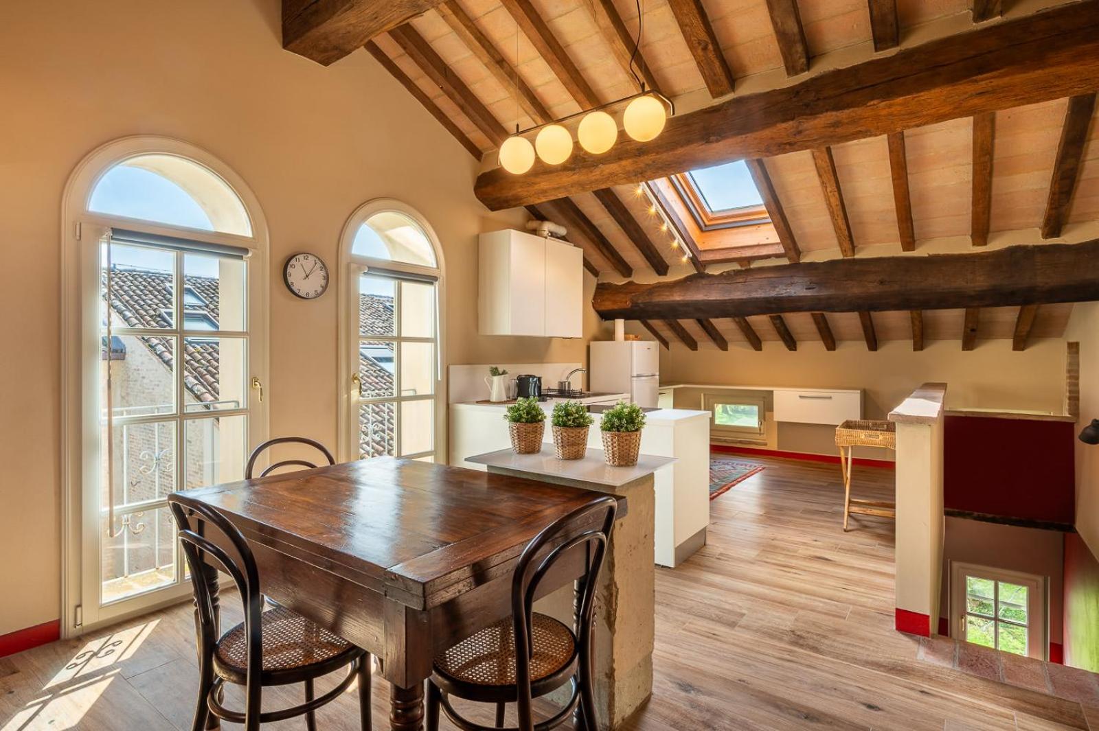 One-bedroom Loft Apartment  photo 2