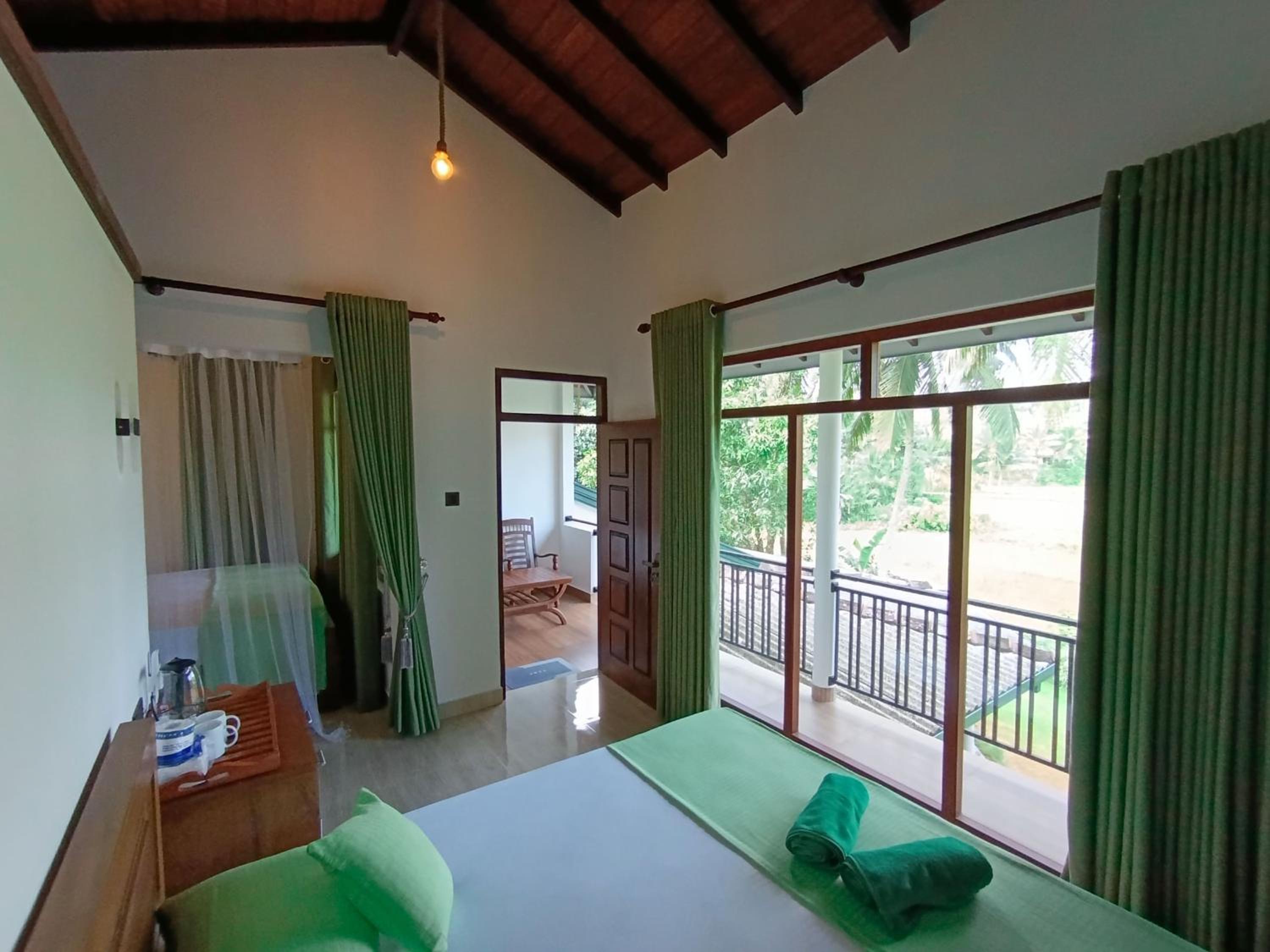 Family Room with Balcony photo 2