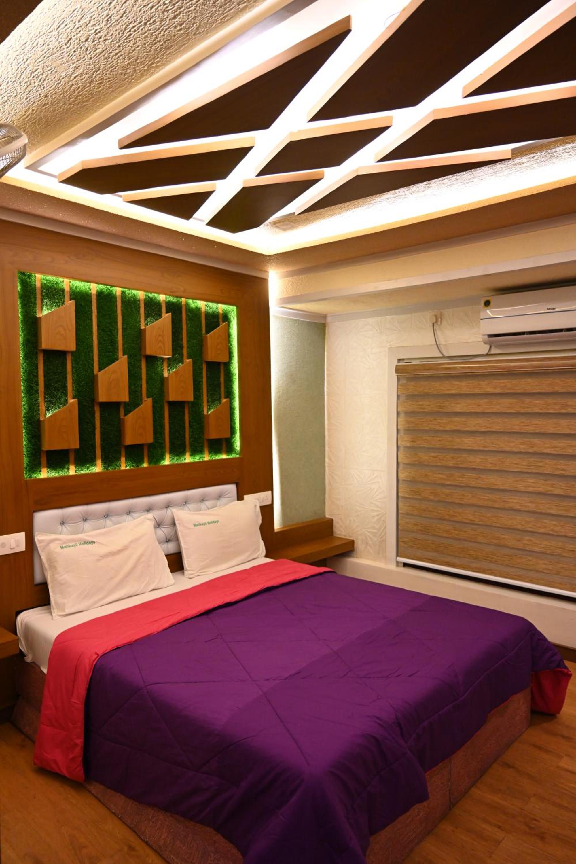 Double Room with Lake View - Photo 16