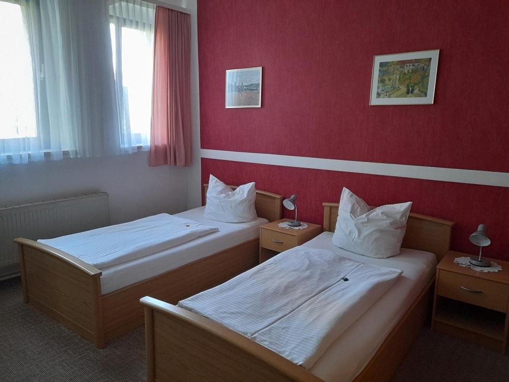 Twin Room with Bathroom