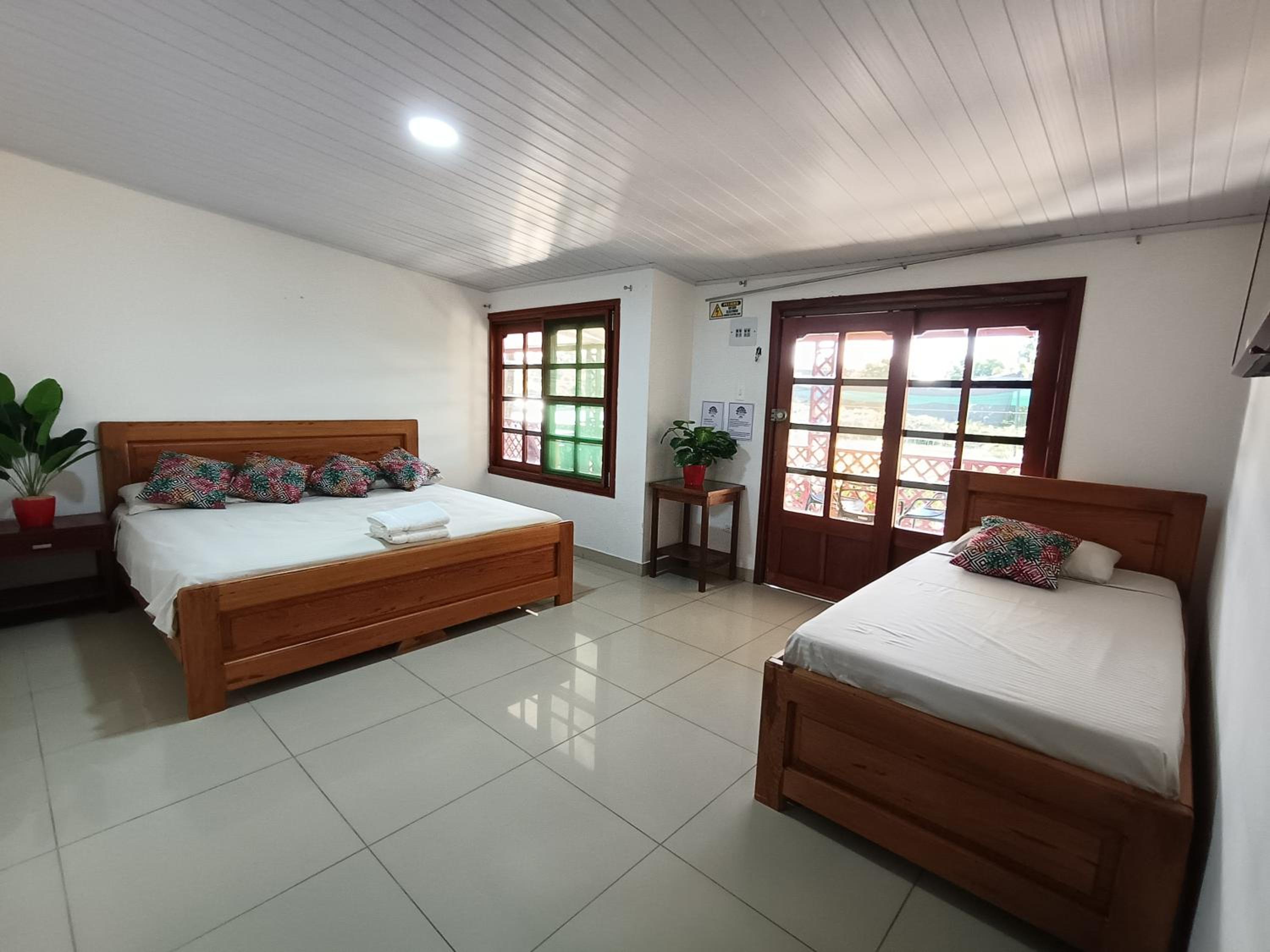 Classic One-Bedroom Apartment with King Bed photo 3