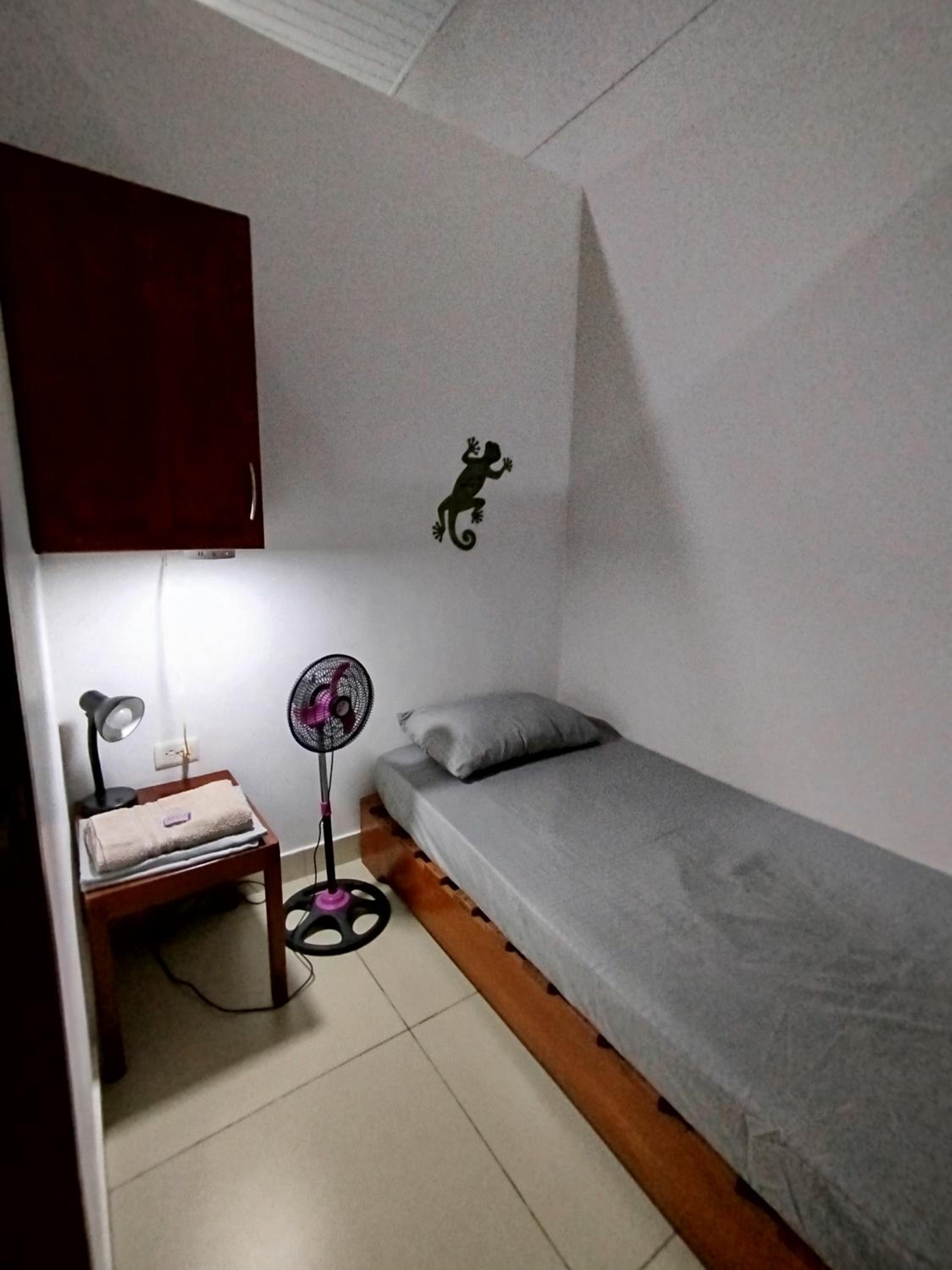 Small Single Room photo 1