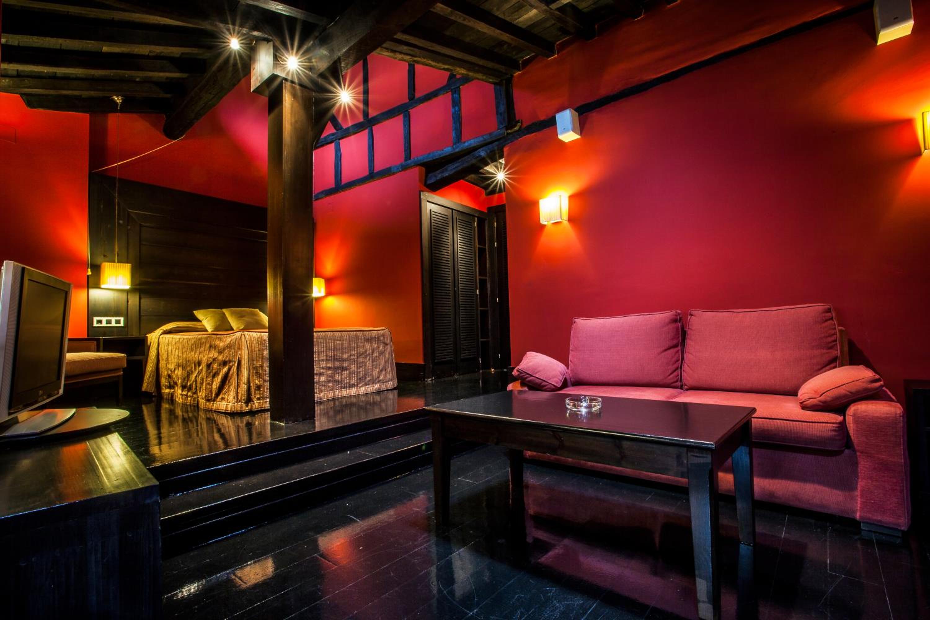 Studio (2 Adults) photo 2