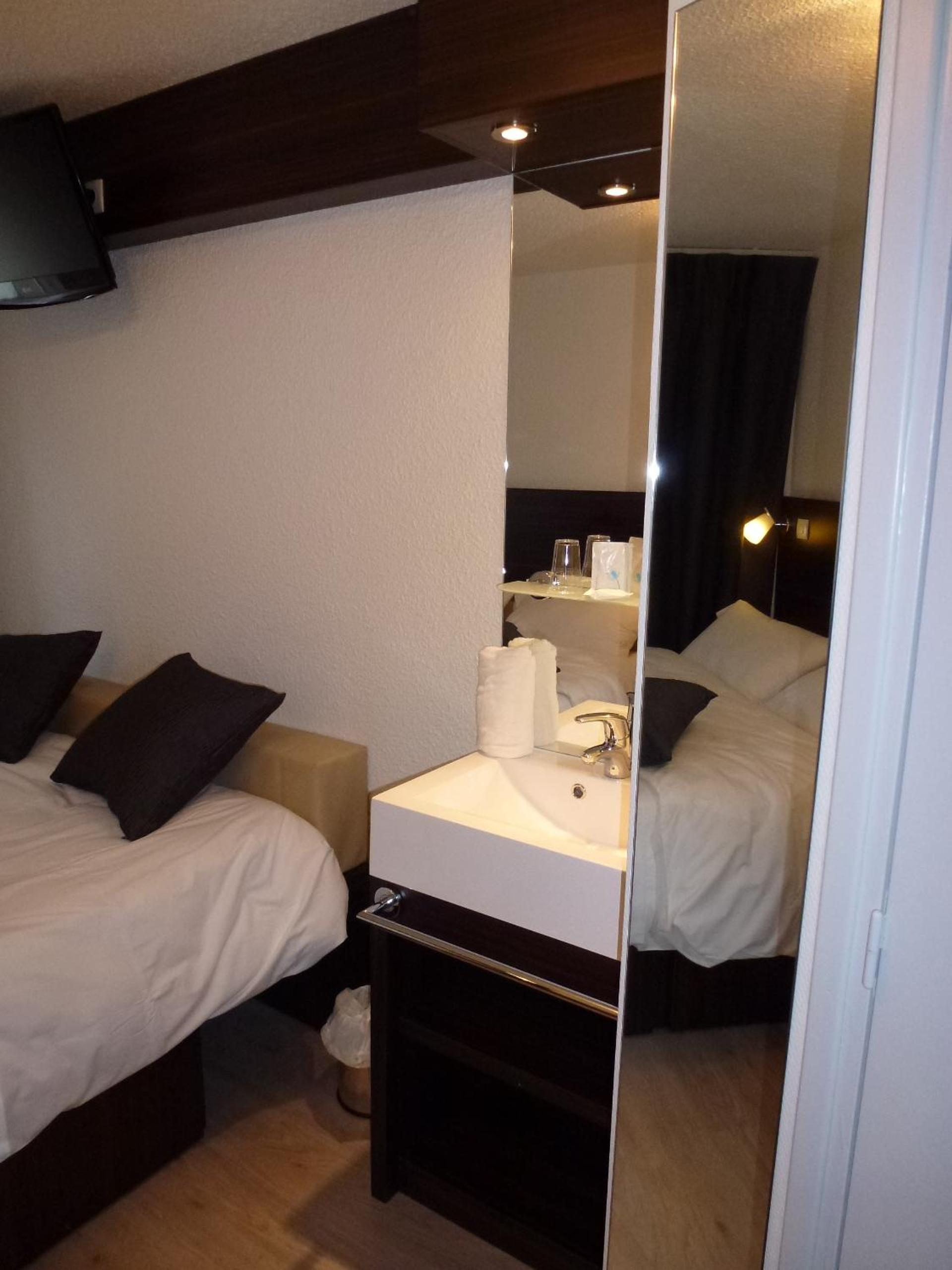 Double Room - Photo 4