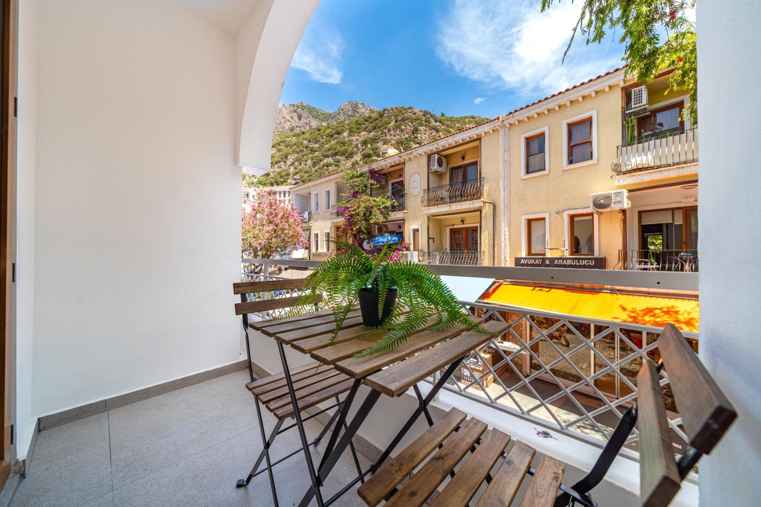 Studio Apartment with Balcony - Annex