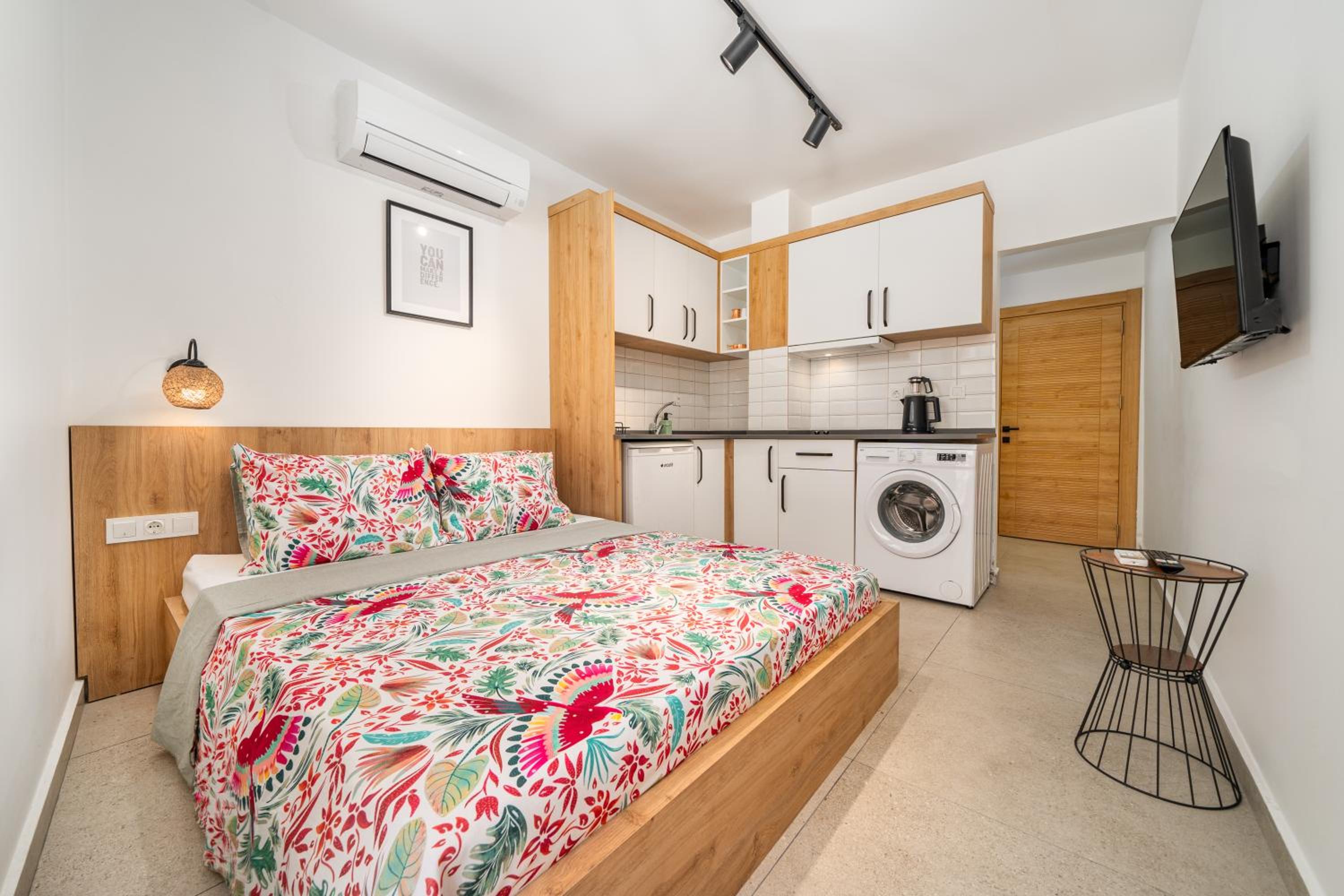 Studio Apartment with Balcony - Annex