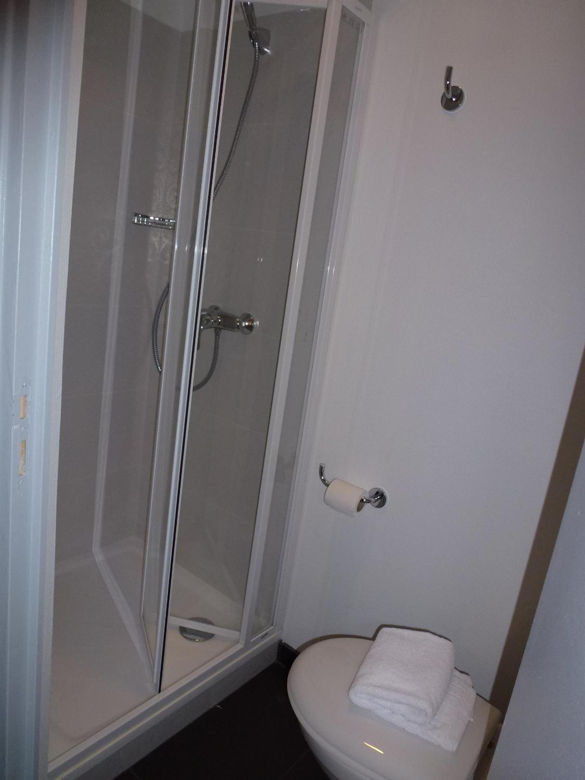 Triple Room with 3 Single Beds - Photo 2