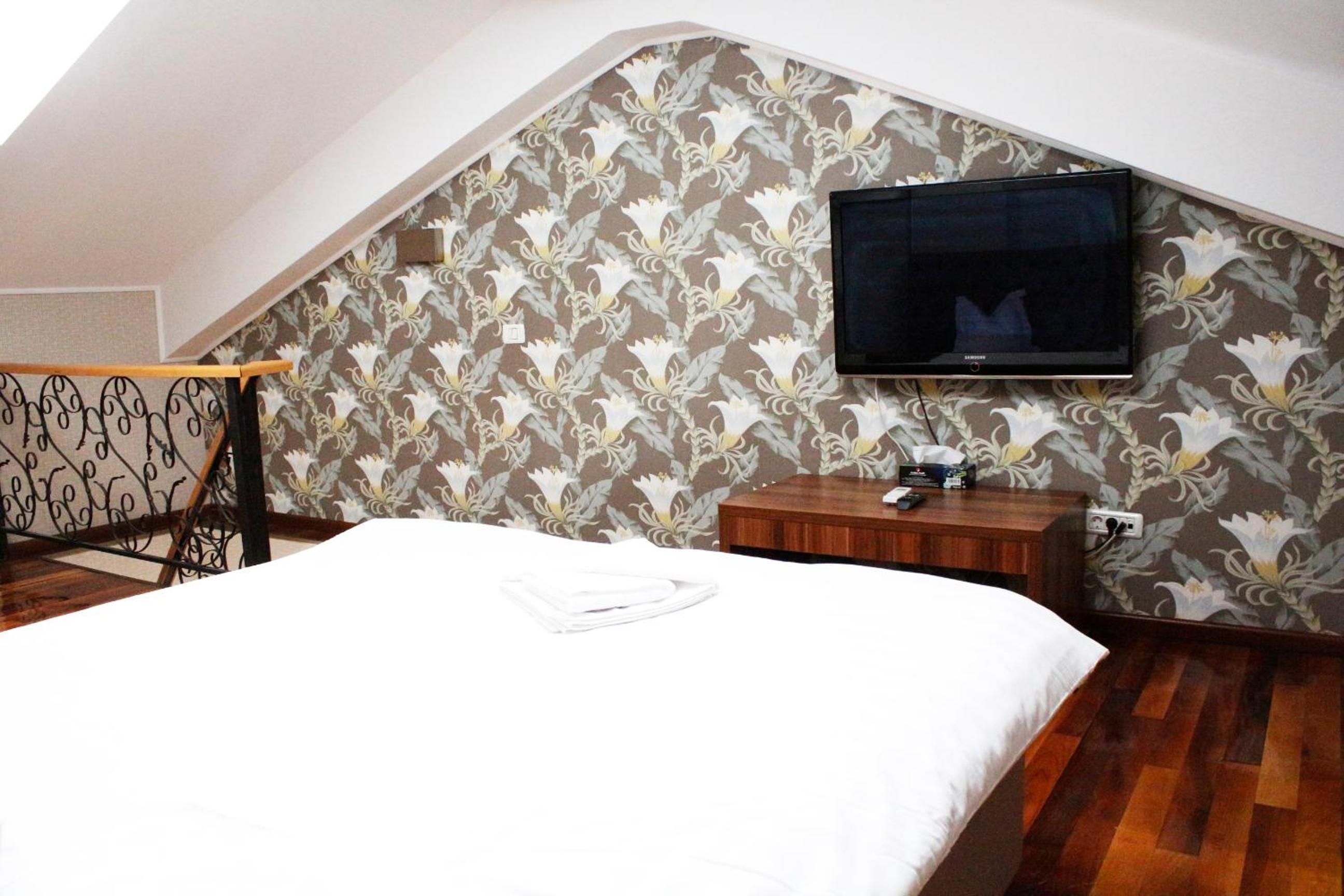One-Bedroom Suite with Balcony #8 - Photo 12