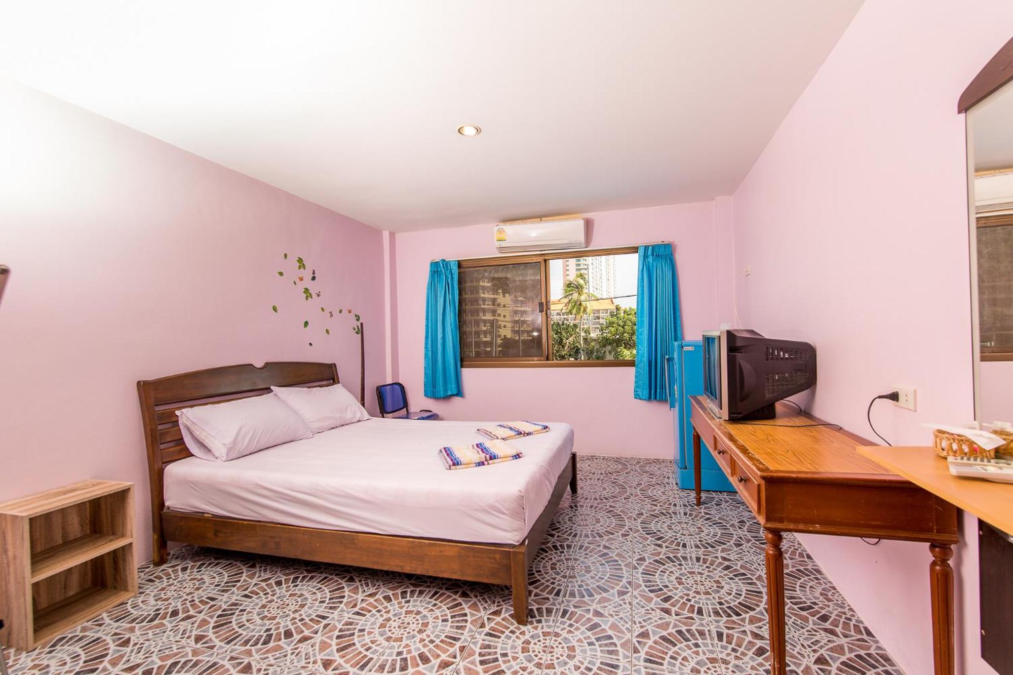 Budget Double Room photo 2