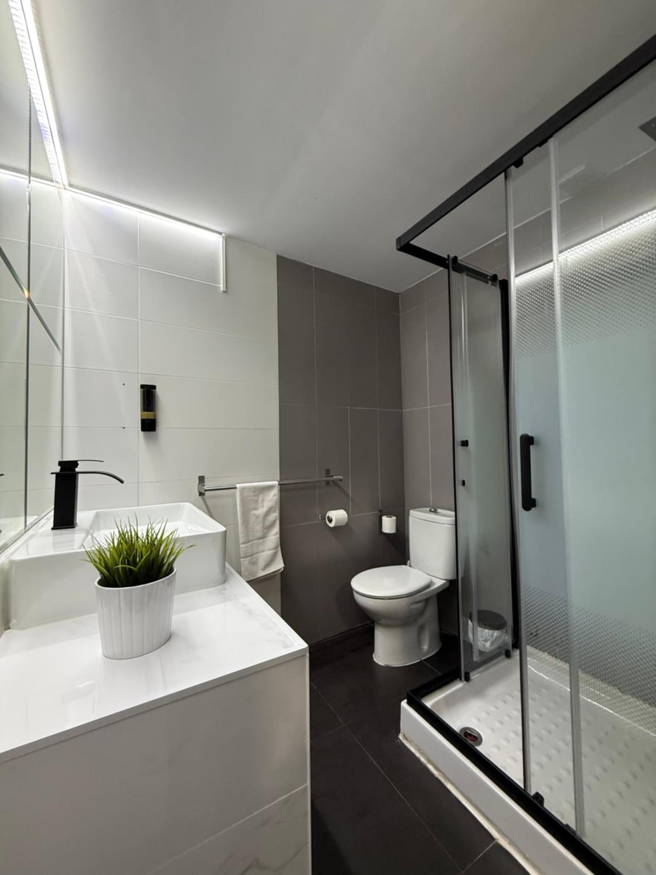 Quadruple Room with Private Bathroom