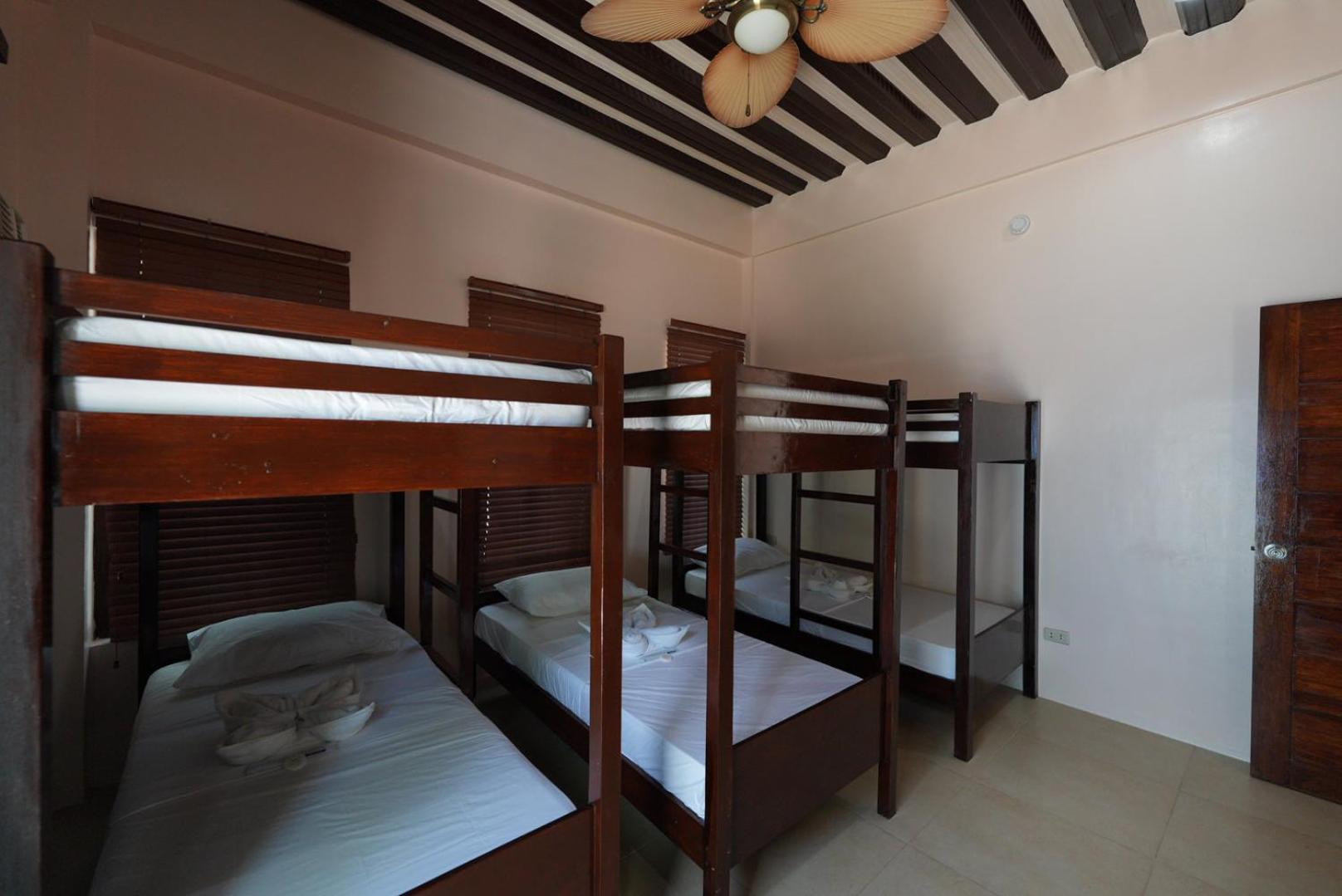 Bed in 6-Bed Mixed Dormitory Room