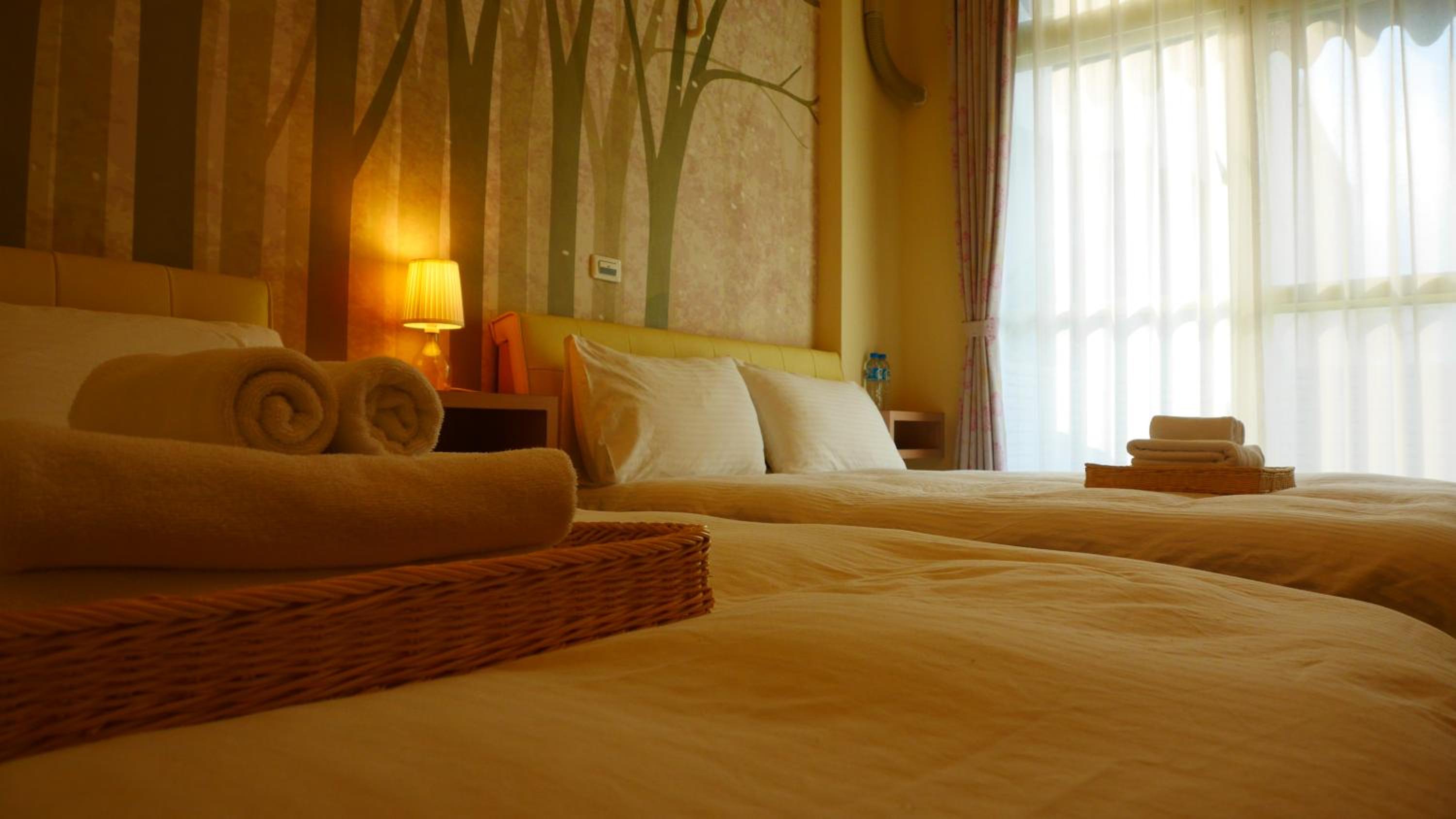 Quadruple Room with Private Bathroom photo 2
