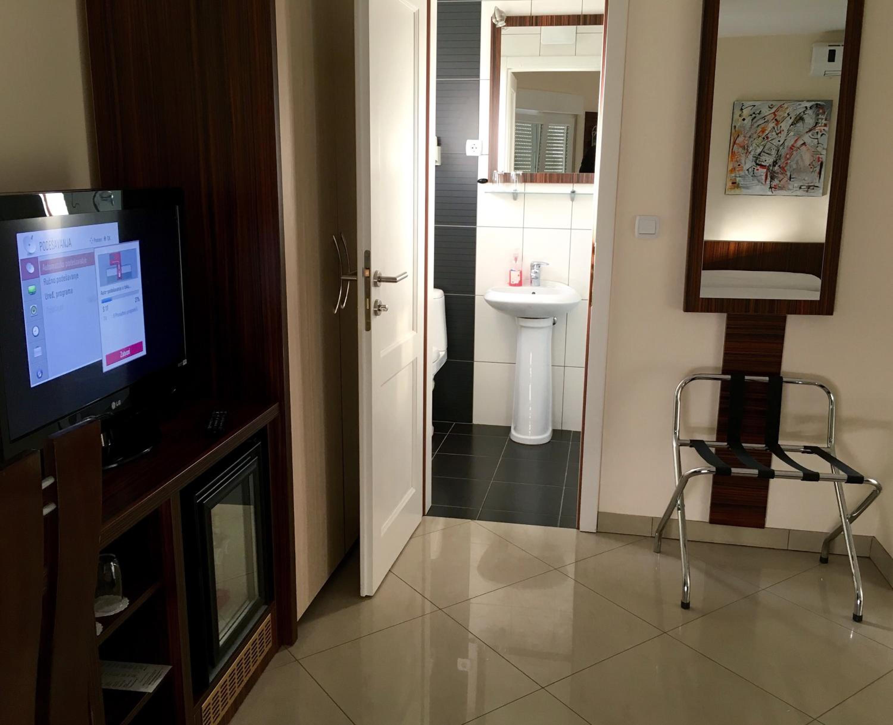 Comfort Triple Room