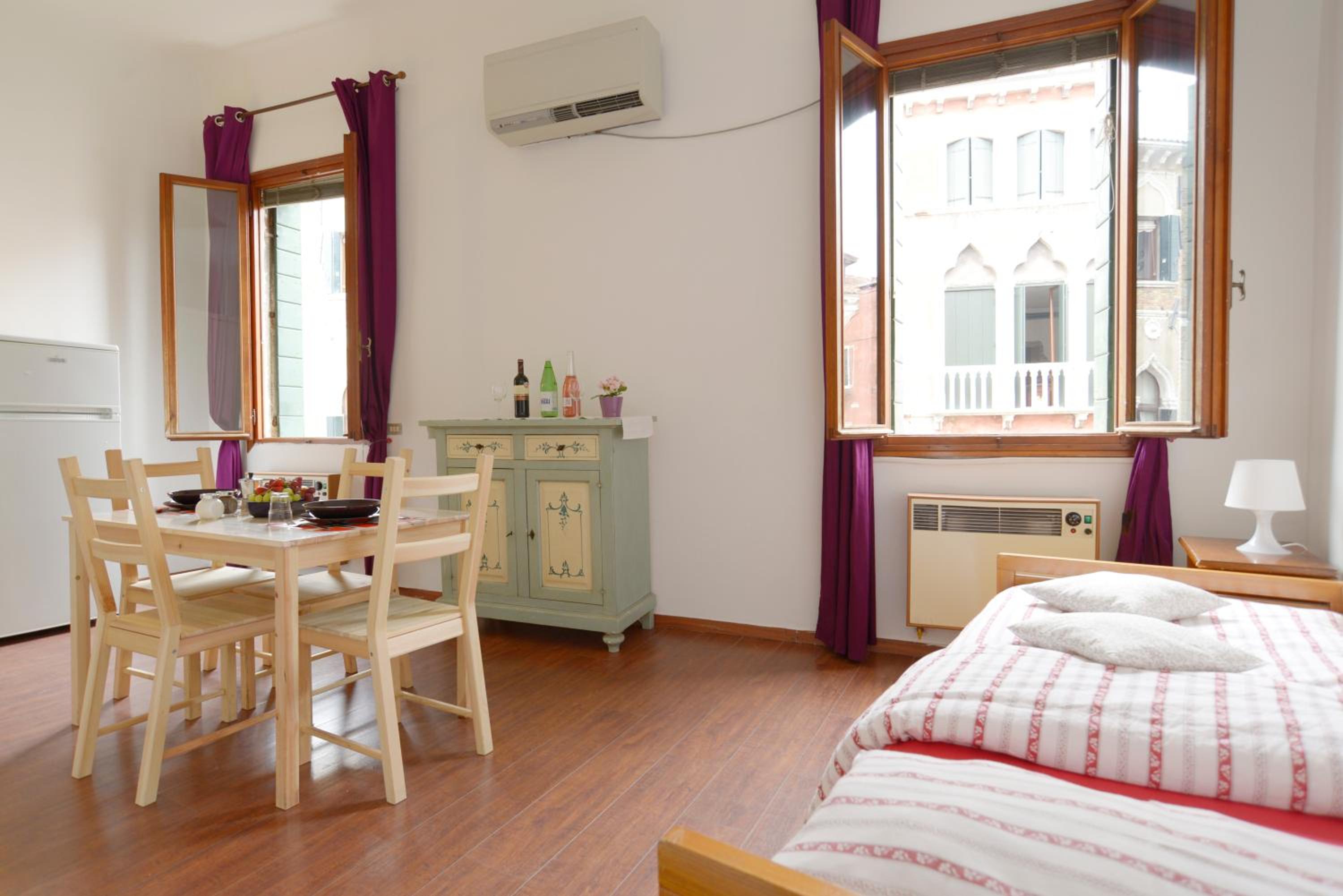 Apartment photo 3