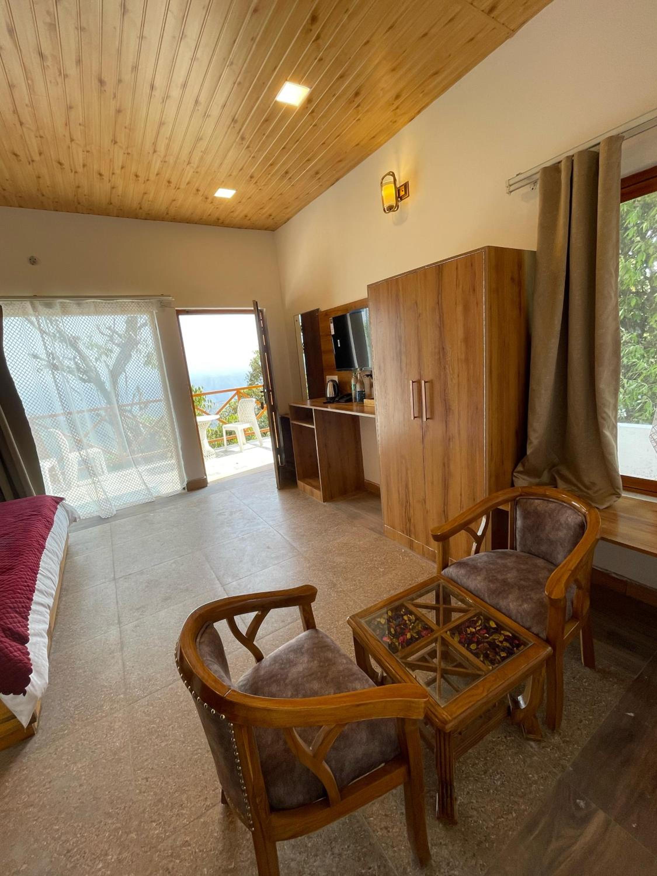 Deluxe Room - Photo 2