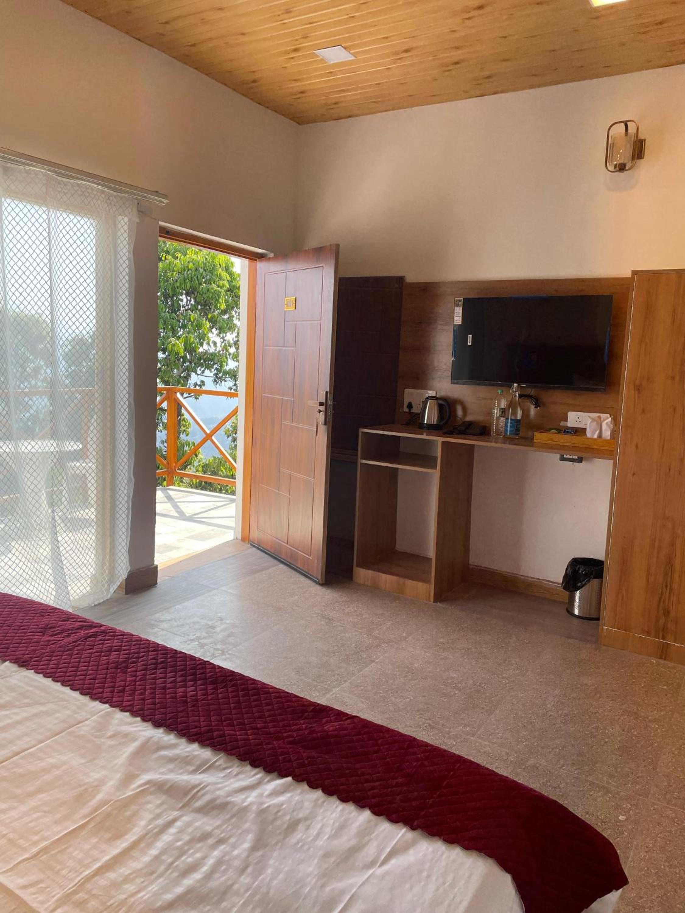 Deluxe Room - Photo 4