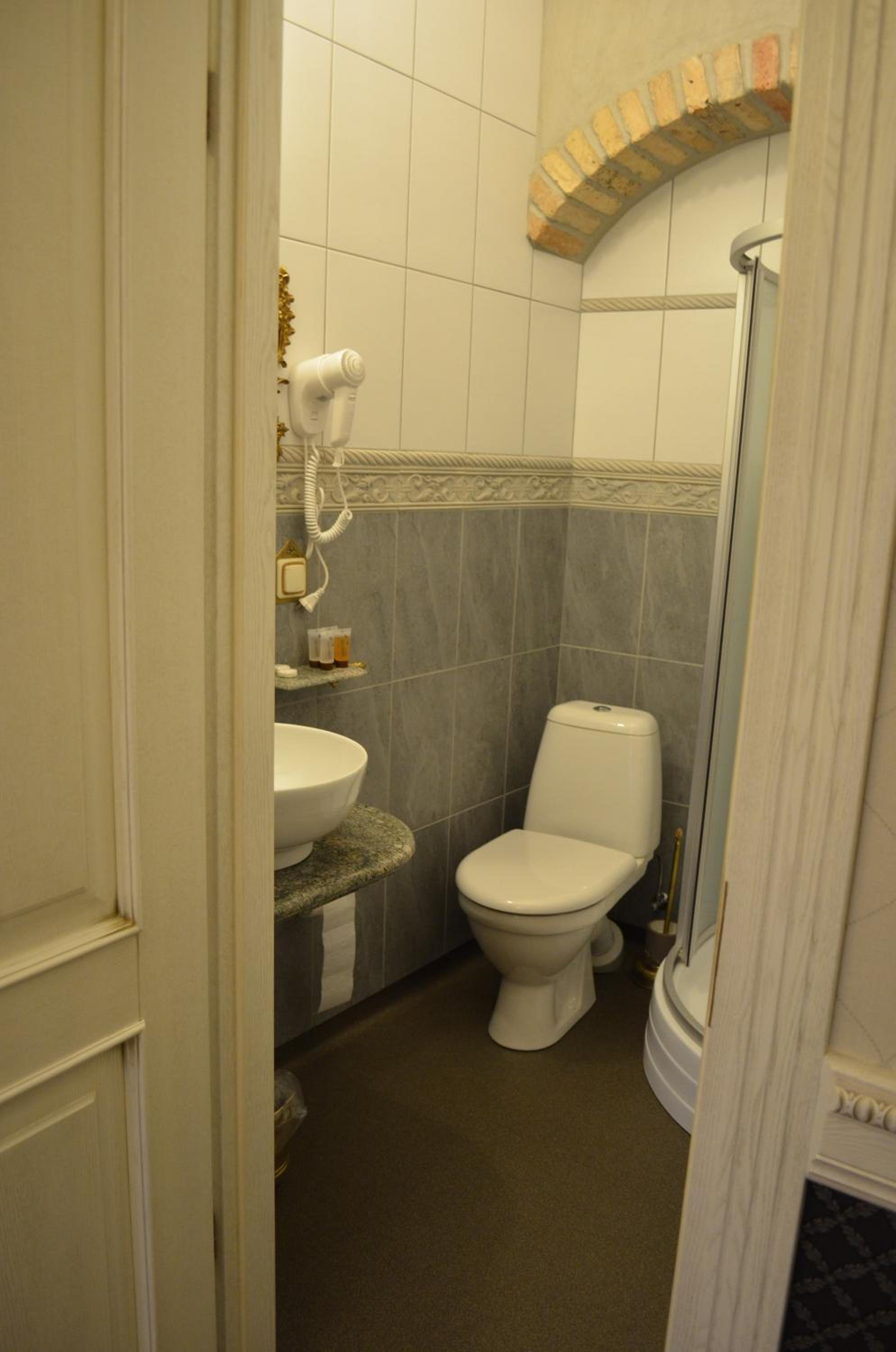 Small Single Room photo 3