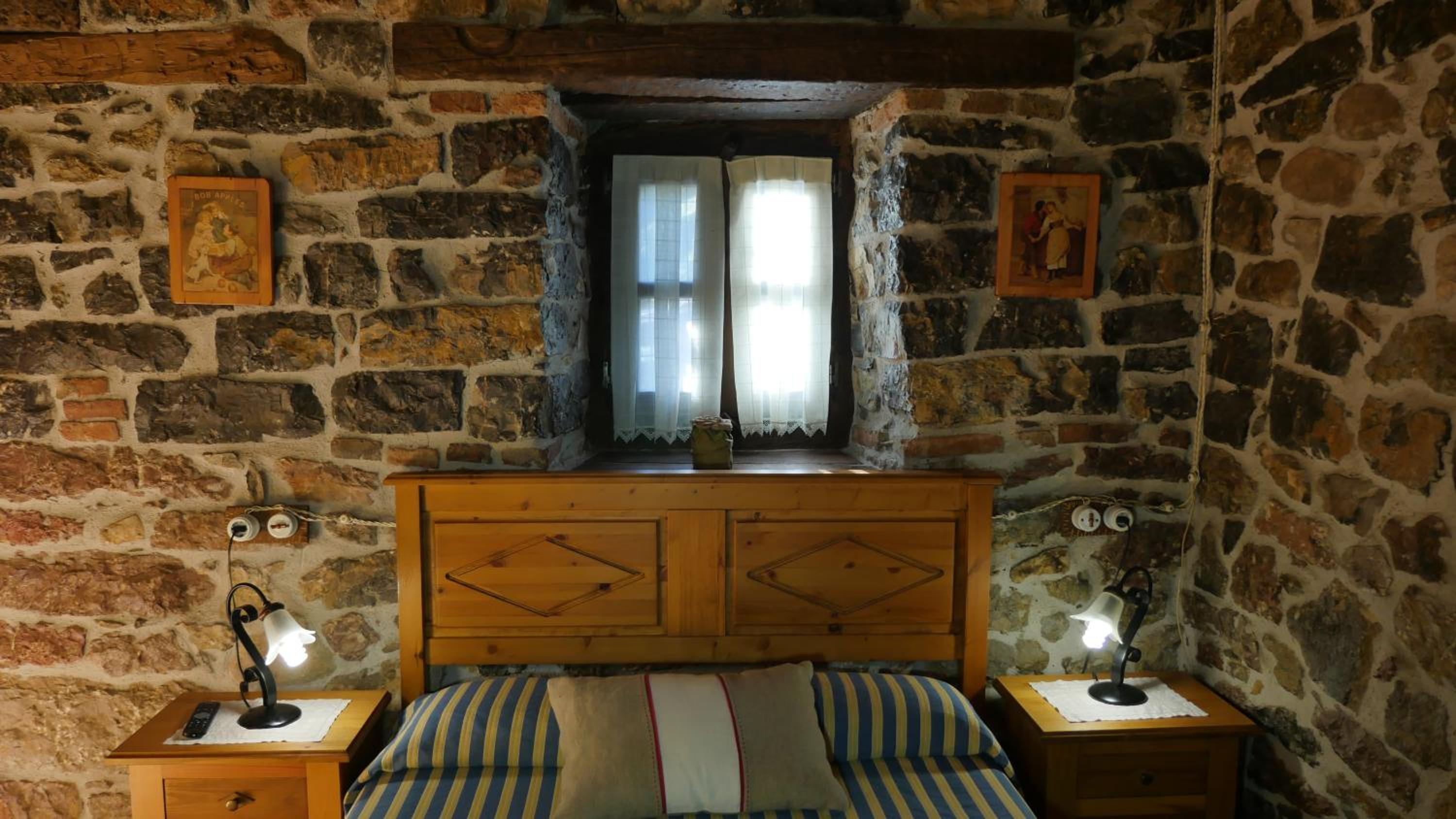 Double or Twin Room - Photo 11