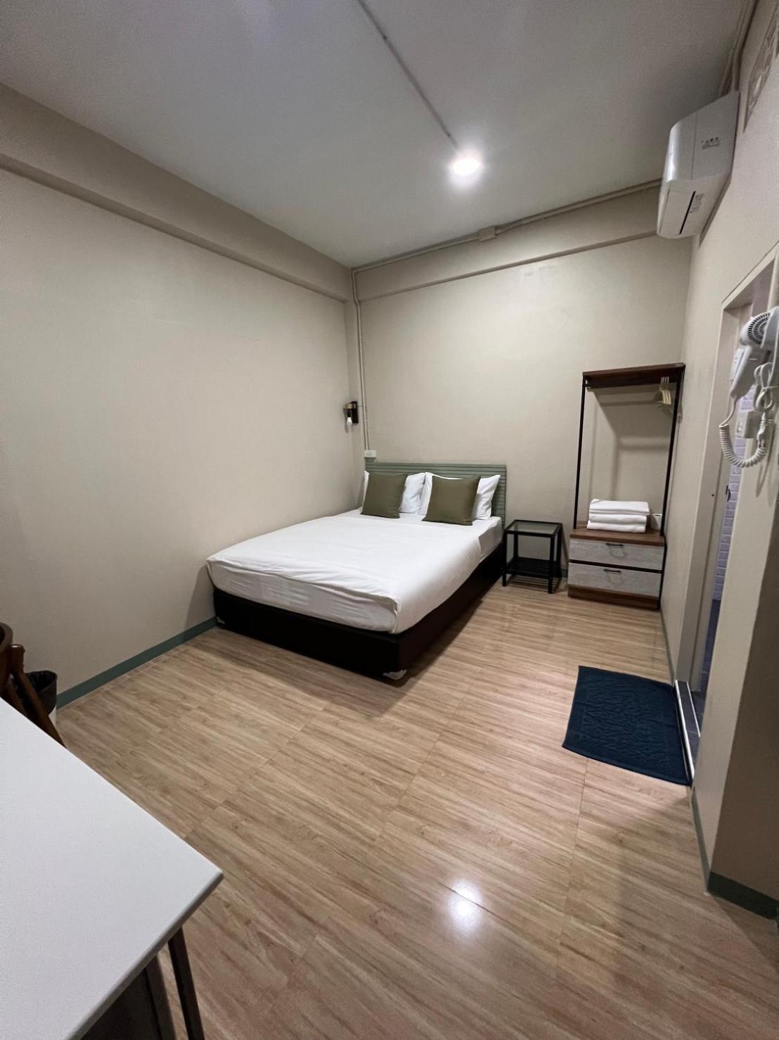 Economy King Room (No Window)