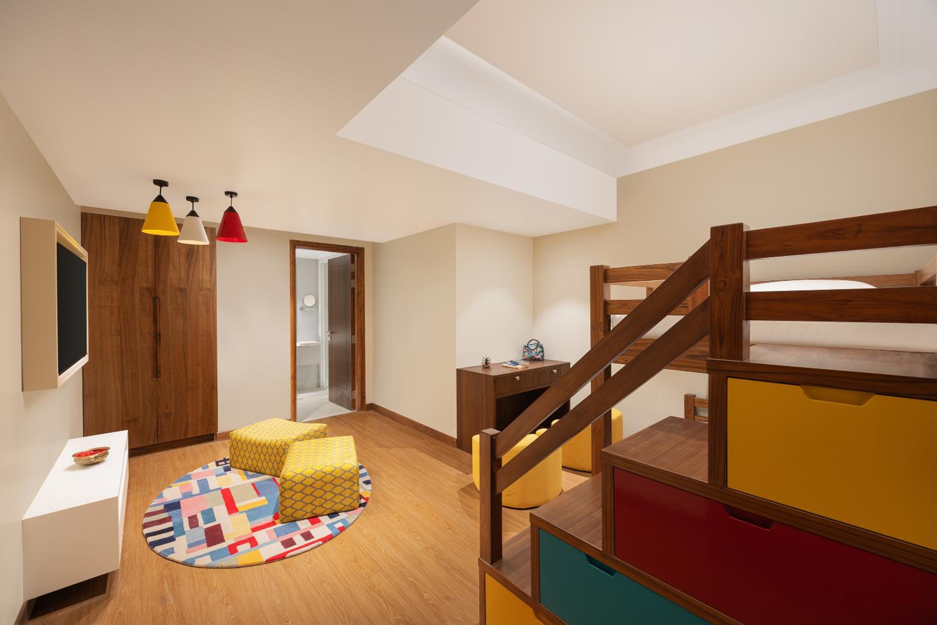 Deluxe Royal Kids Suite (1 Queen Bed and 2 Bunk Beds) - Photo 5