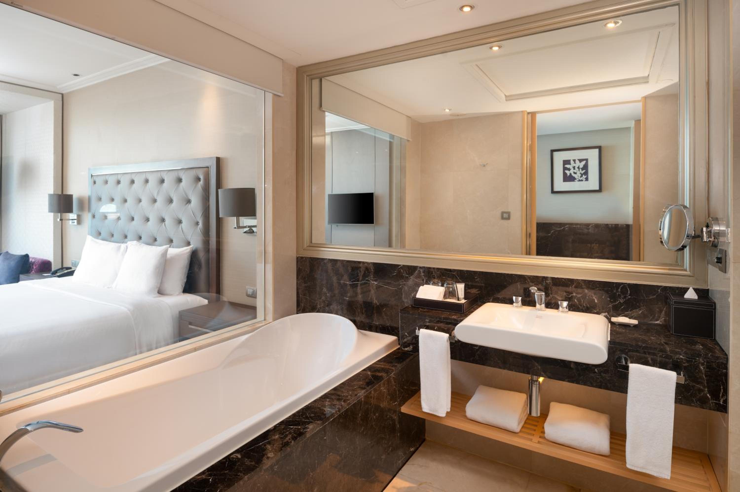 Deluxe Room with Pool View