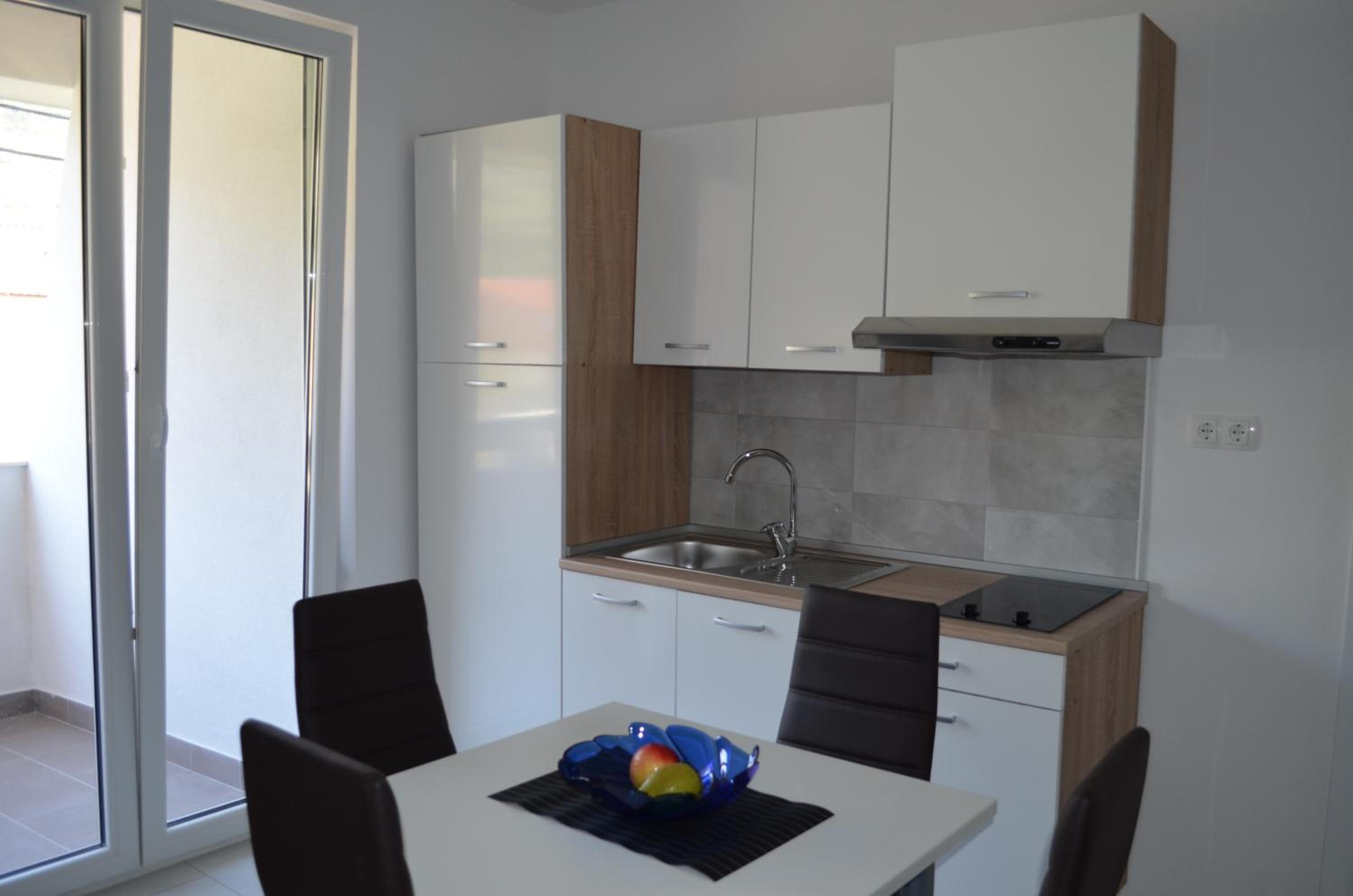 Apartment with Balcony photo 3