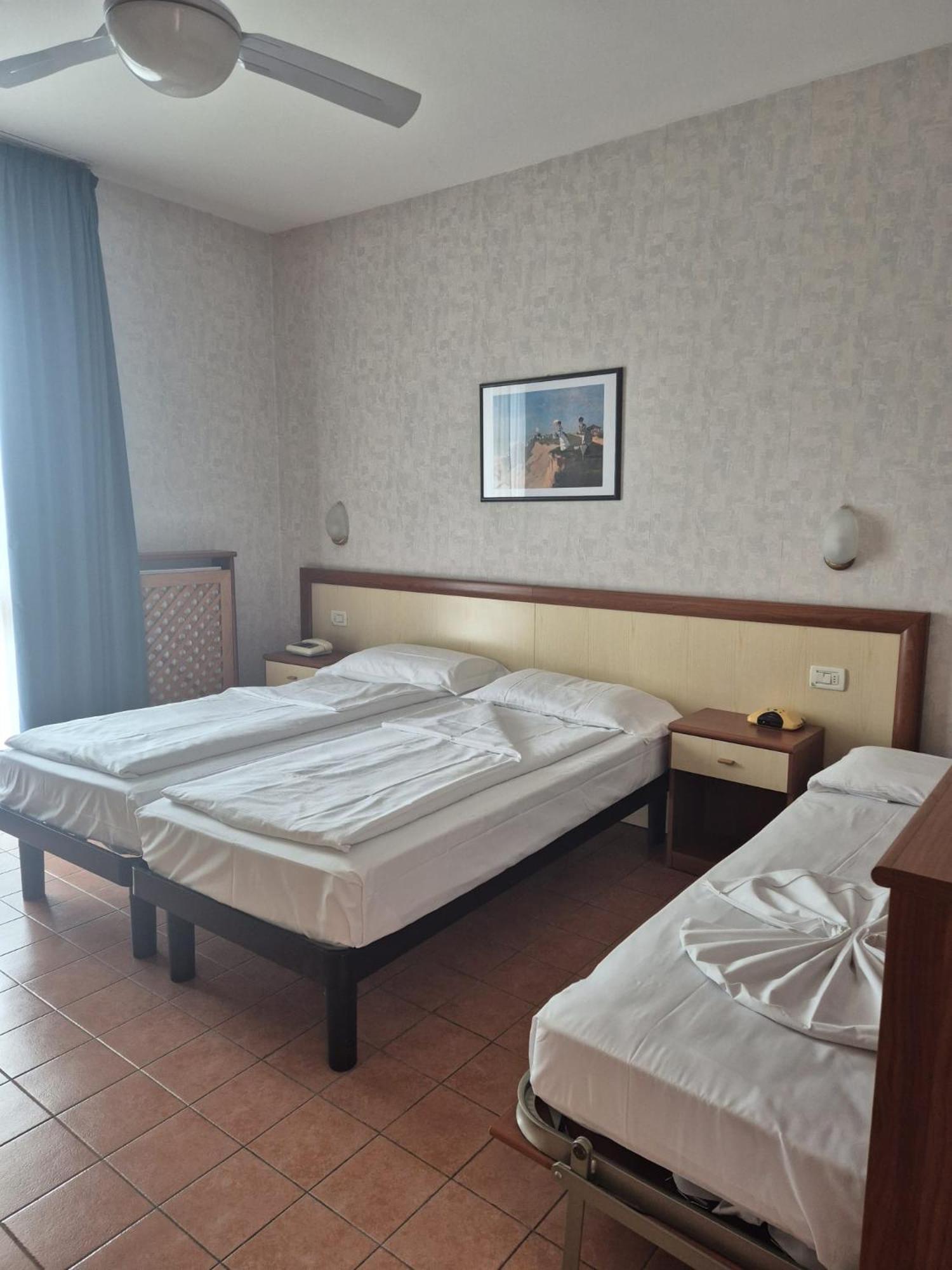 Standard Triple Room - Photo 3