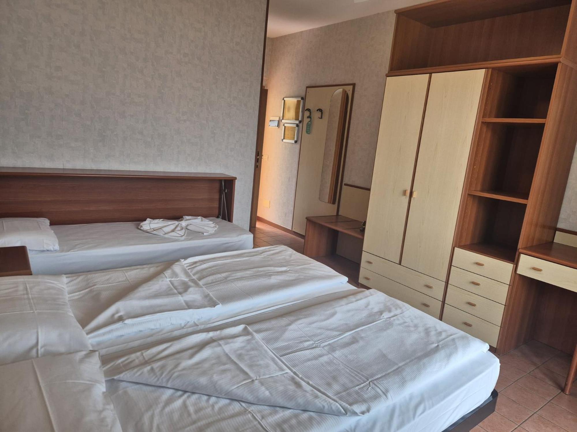 Standard Triple Room - Photo 2