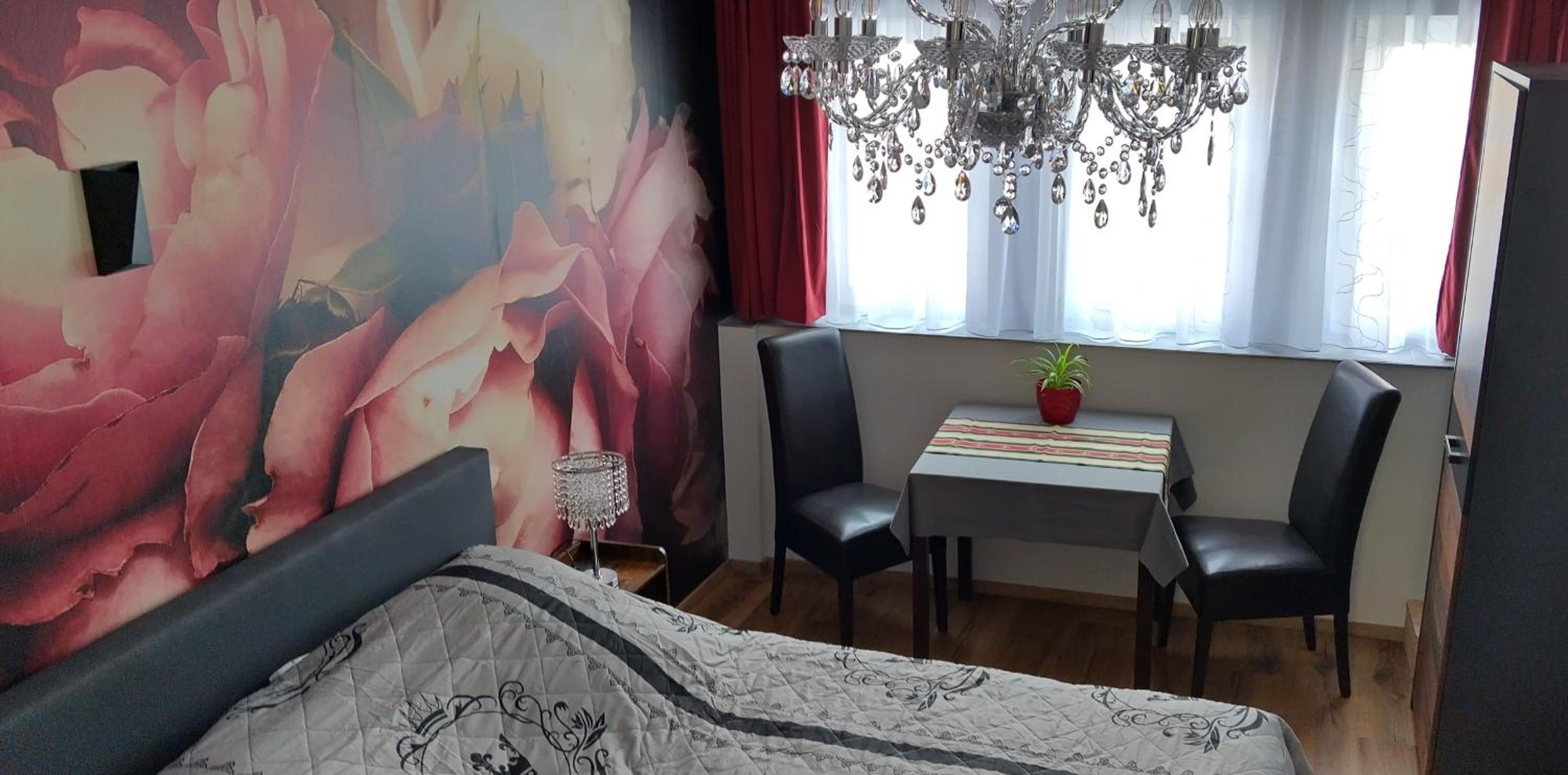 Double Room with Private Bathroom photo 3