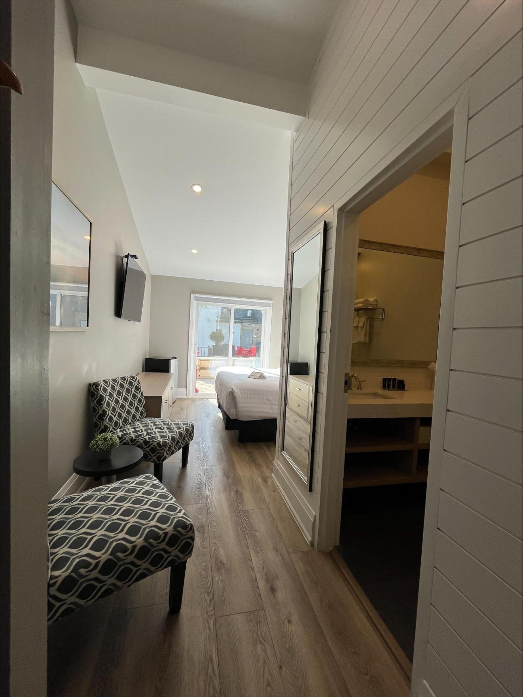 Superior King Room - Photo 1