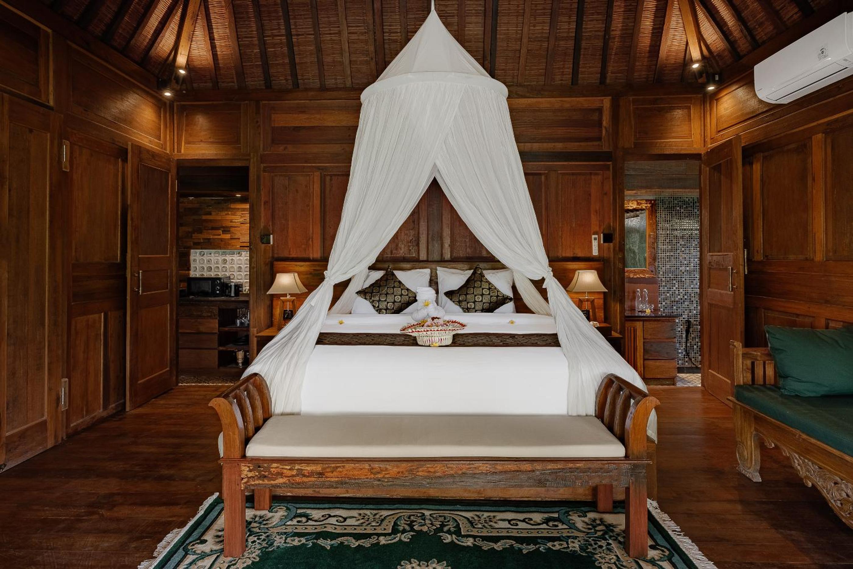 One Bedroom Villa with Private Pool & Kitchen photo 2