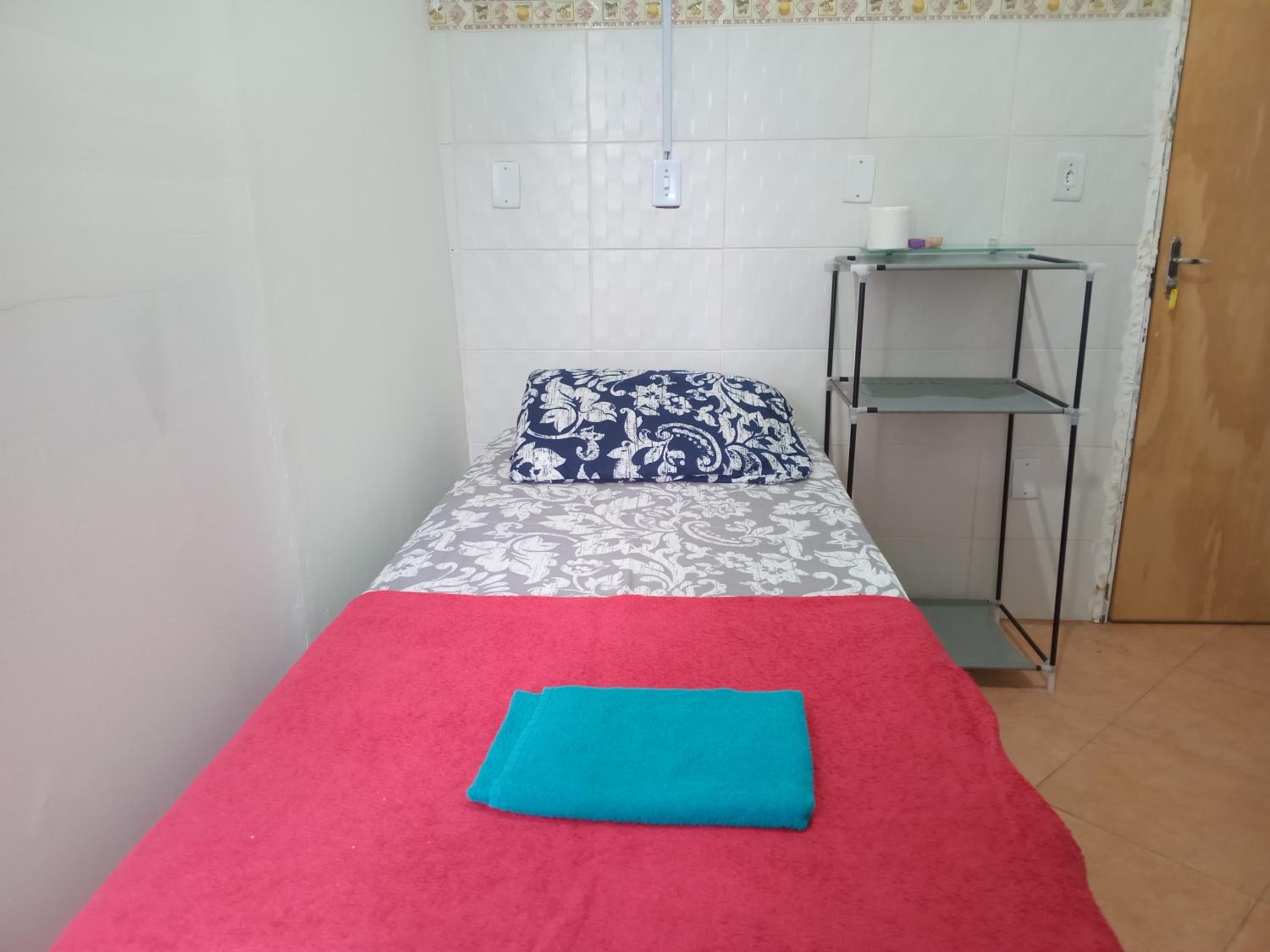 Standard Single Room with Shared Bathroom photo 2