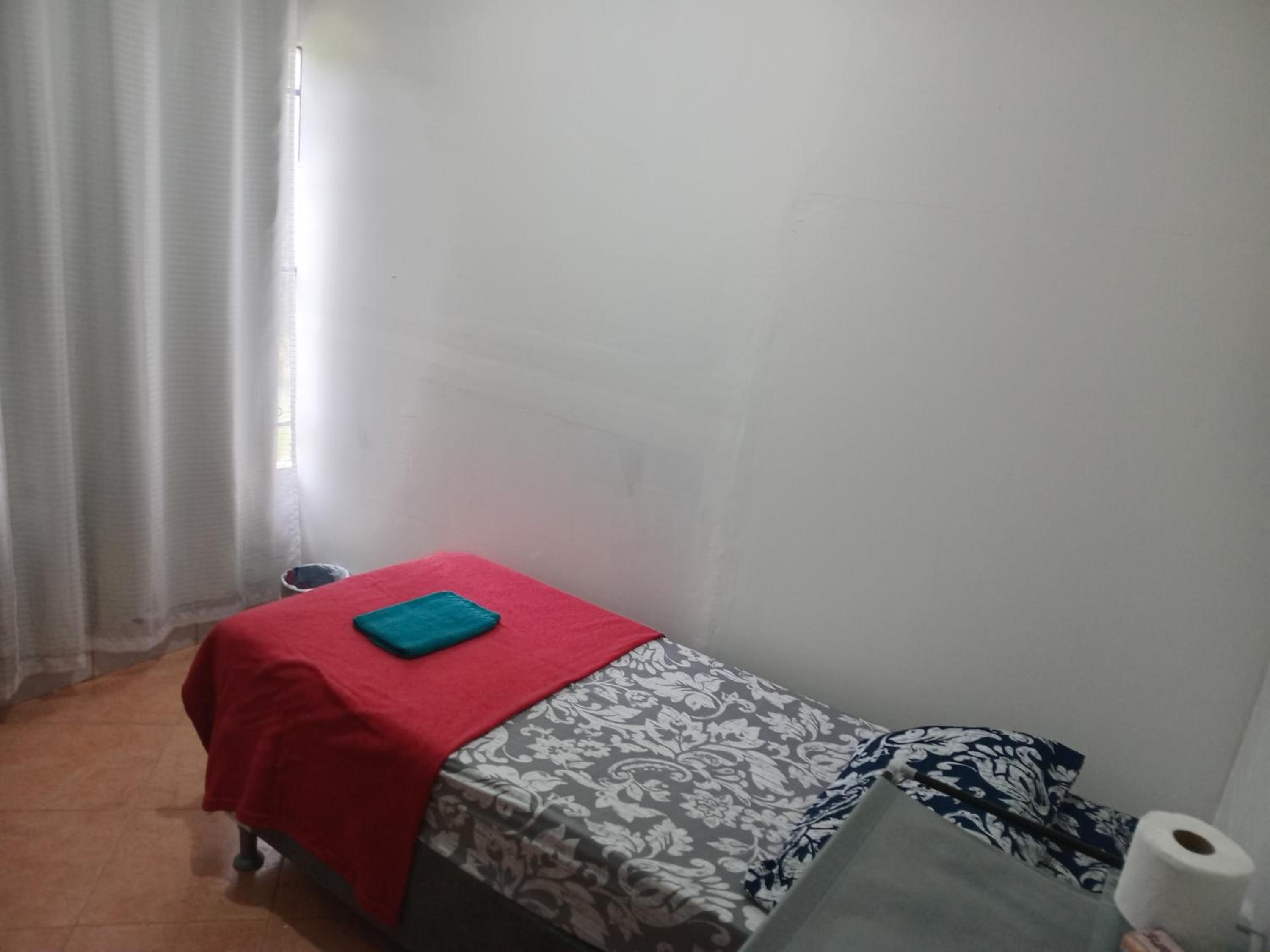 Standard Single Room with Shared Bathroom photo 3