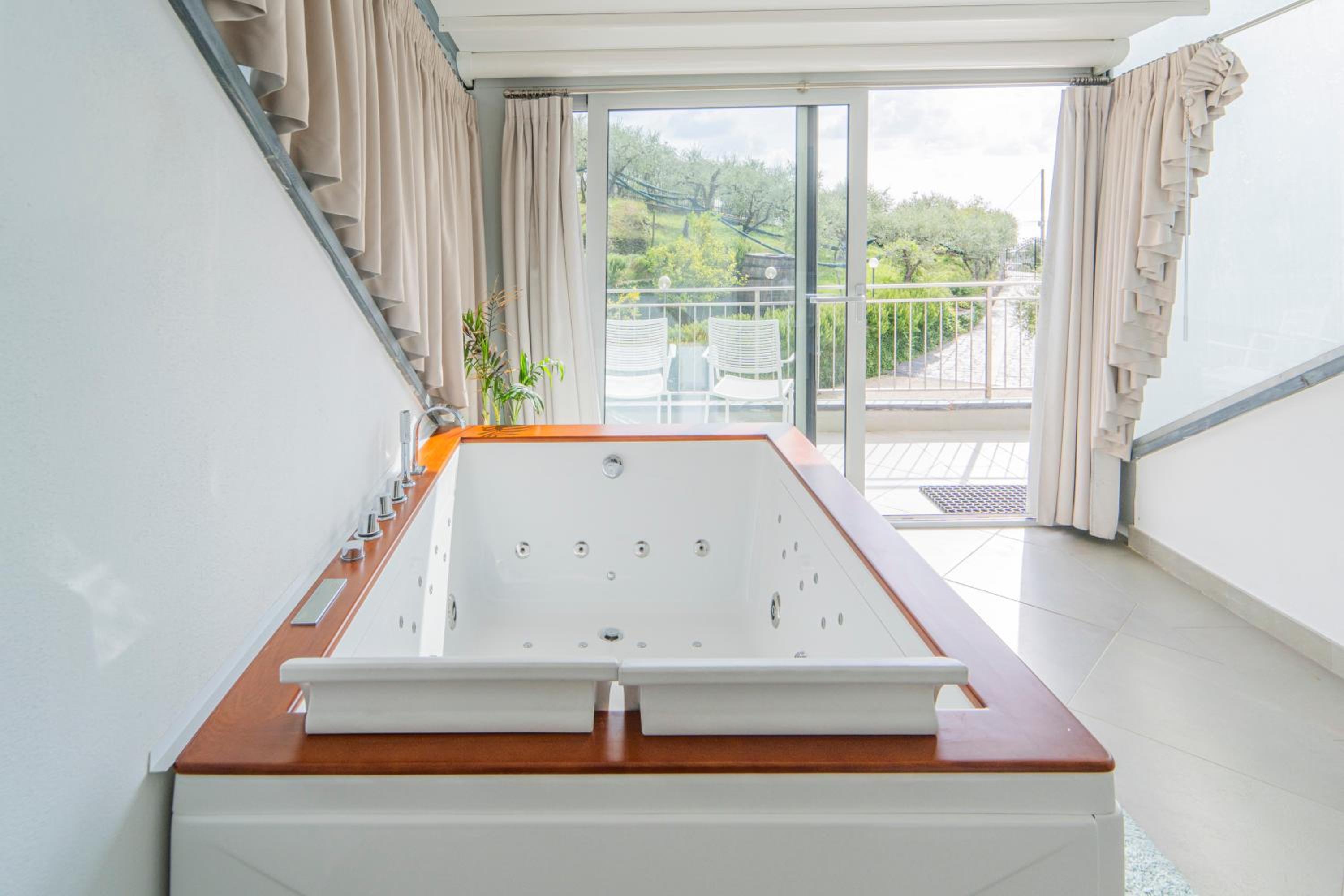 Suite with Hot Tub