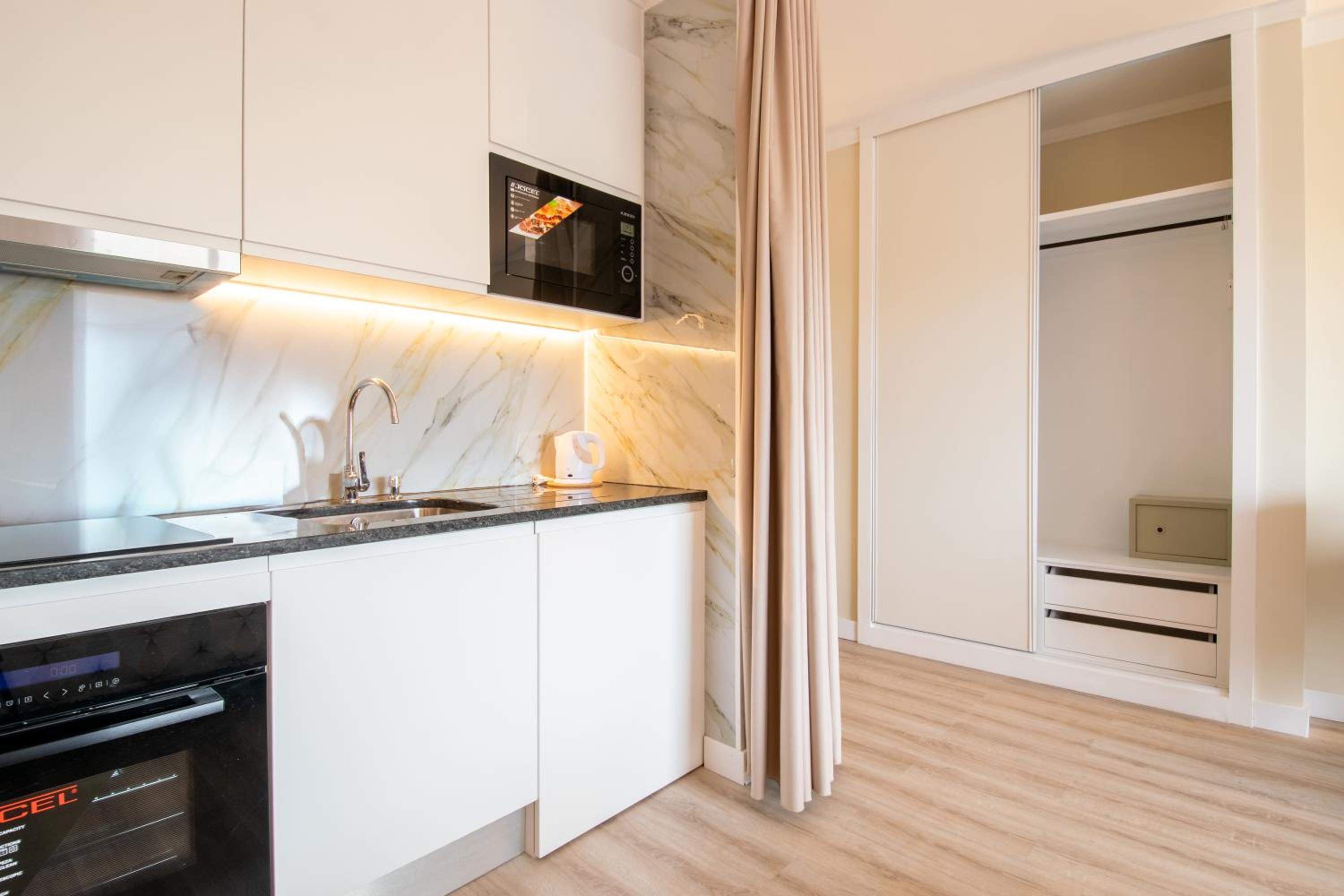 Studio Apartment with One Double Bed