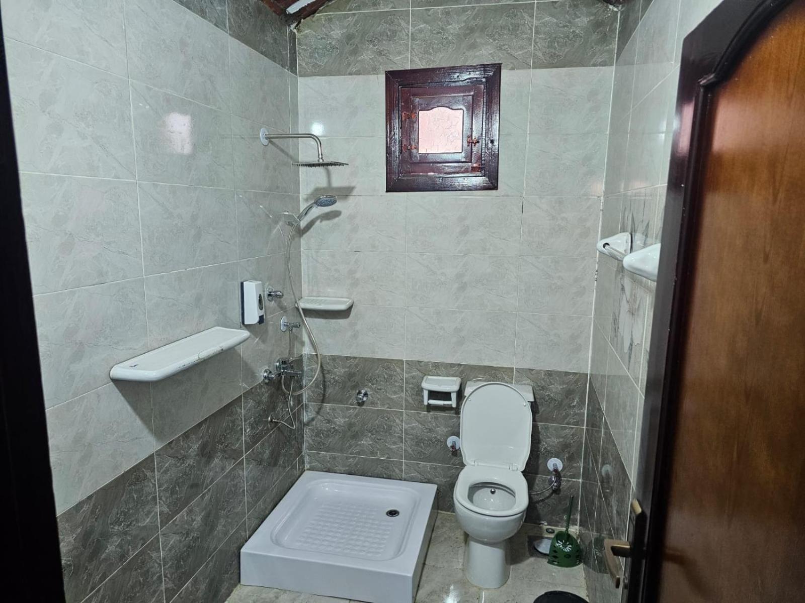 Twin Room with Shared Bathroom photo 3