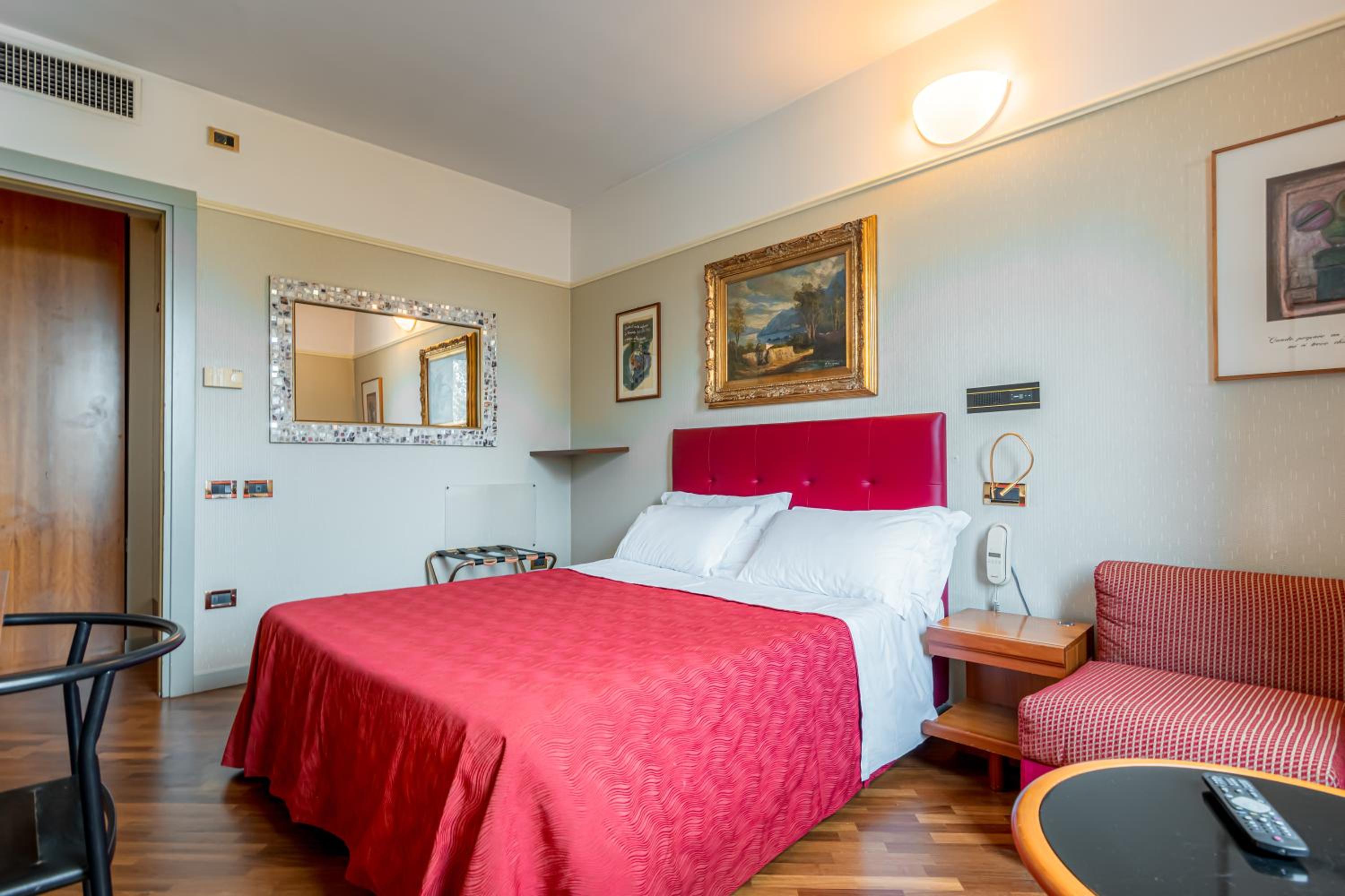 Quadruple Room - Photo 1