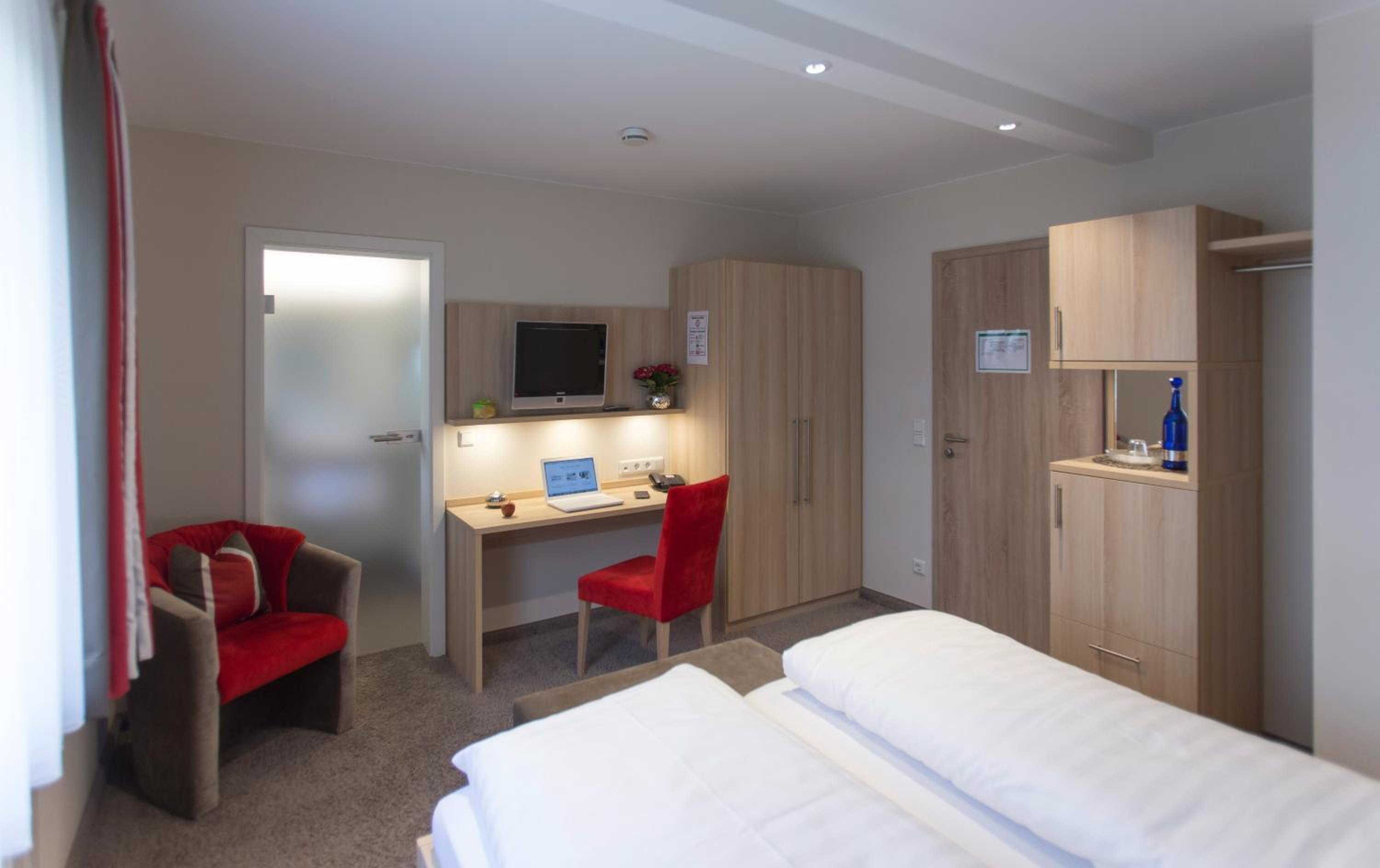 Business Double Room - Photo 4
