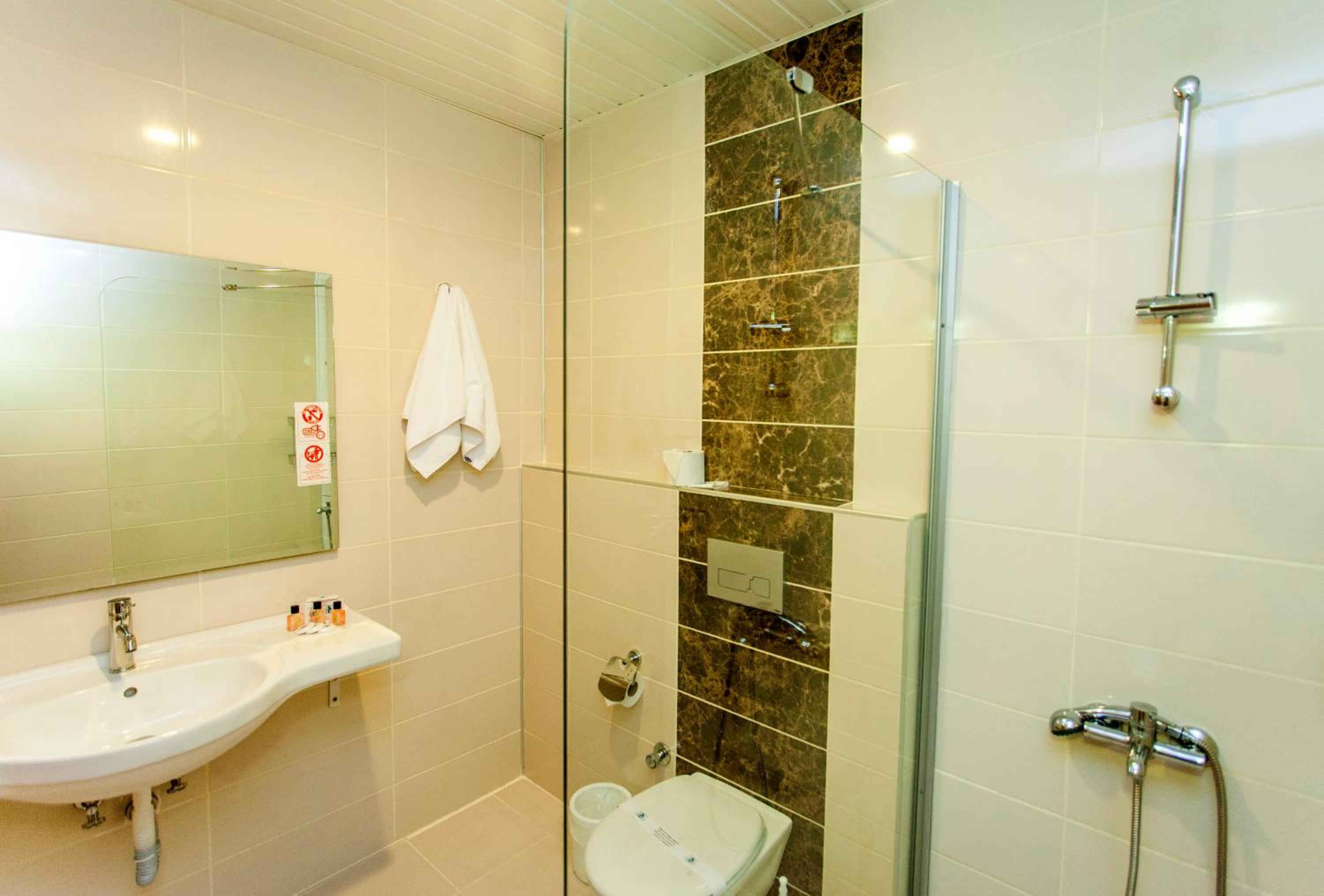 Double Room with Land View thumbnail 6