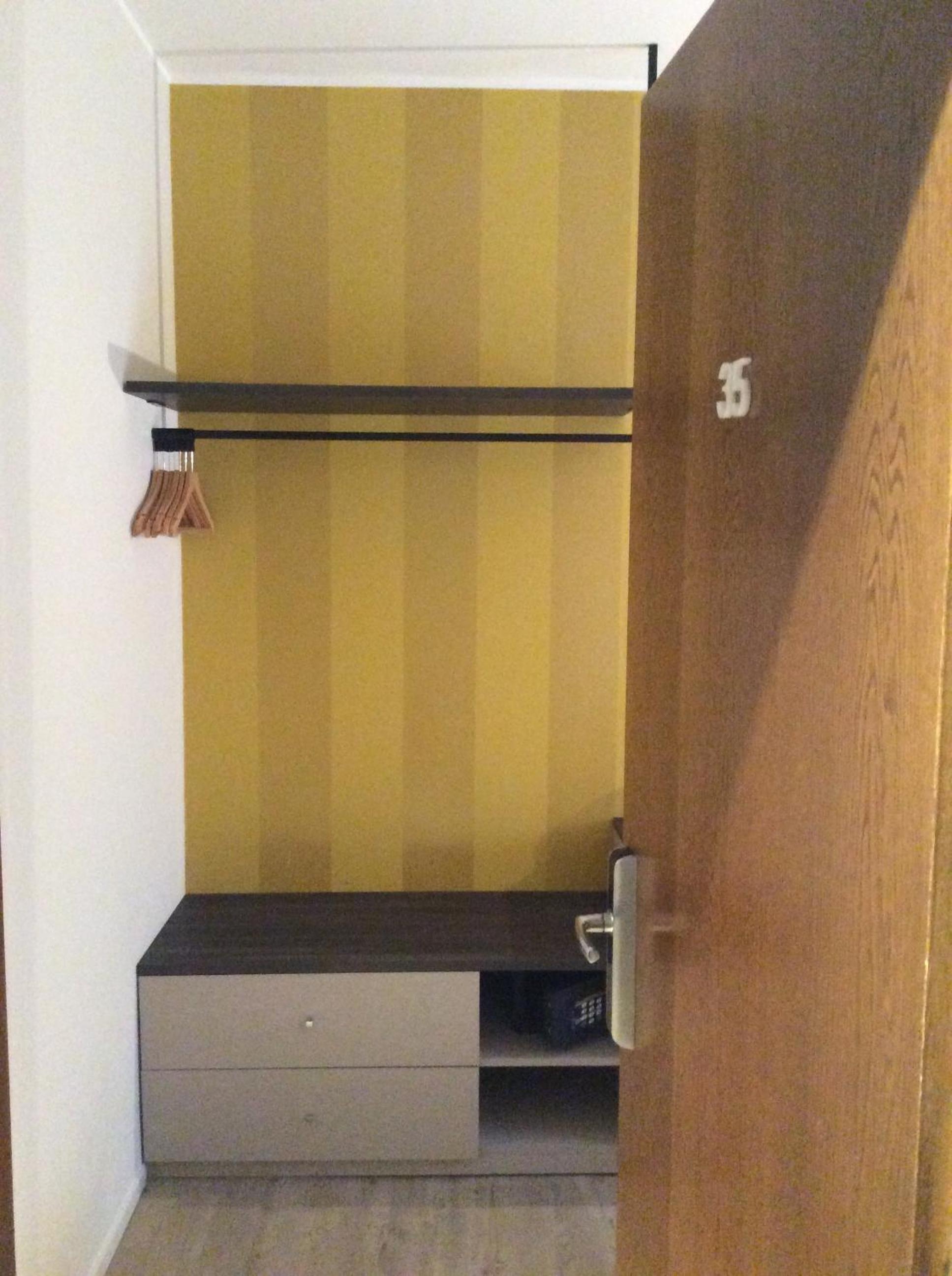 Single Room photo 3