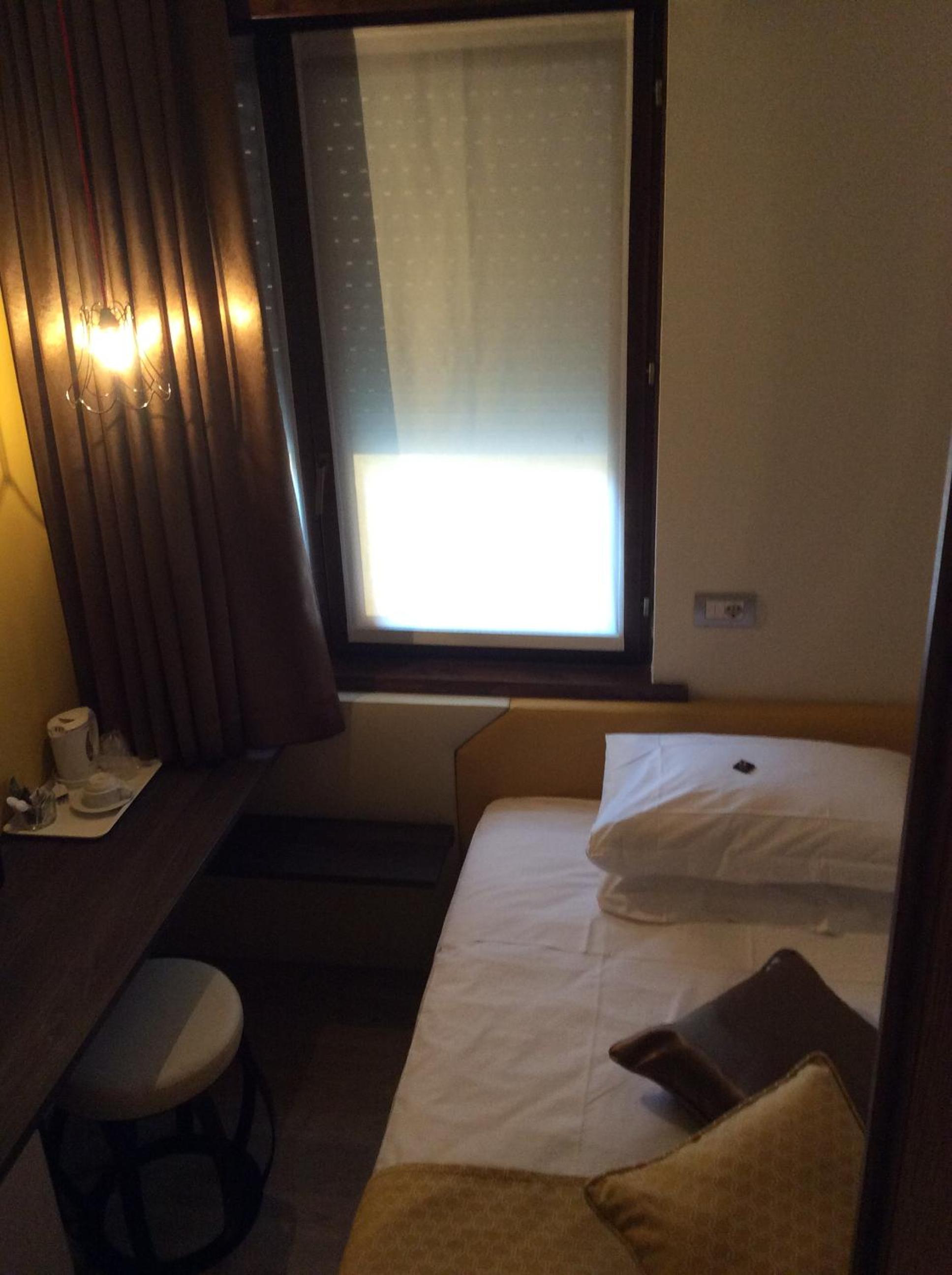 Single Room photo 2