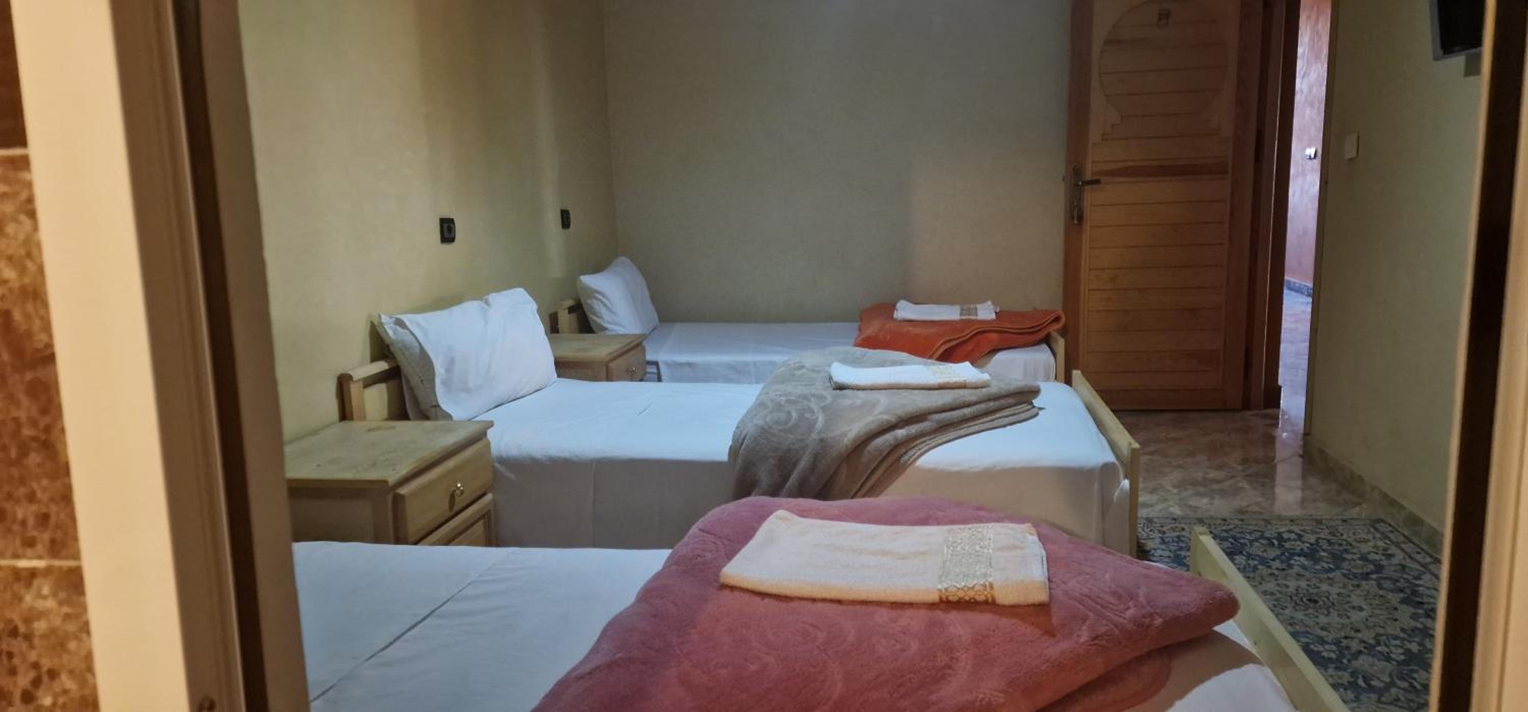 Standard Triple Room - Photo 6