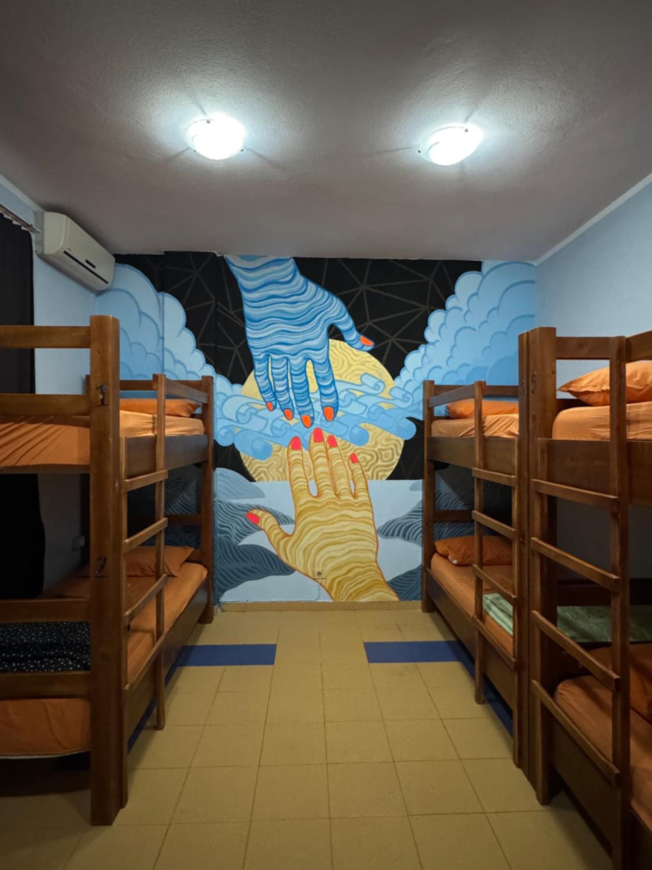 Bed in 6-Bed Mixed Dormitory Room photo 2