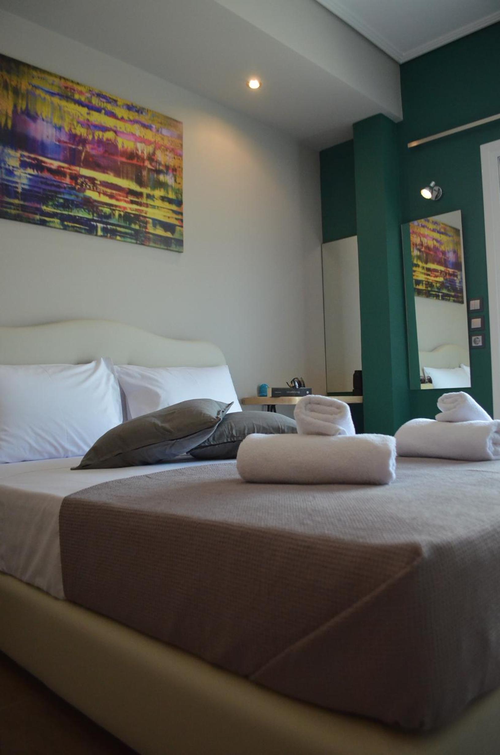 Double Room with Balcony - Photo 4