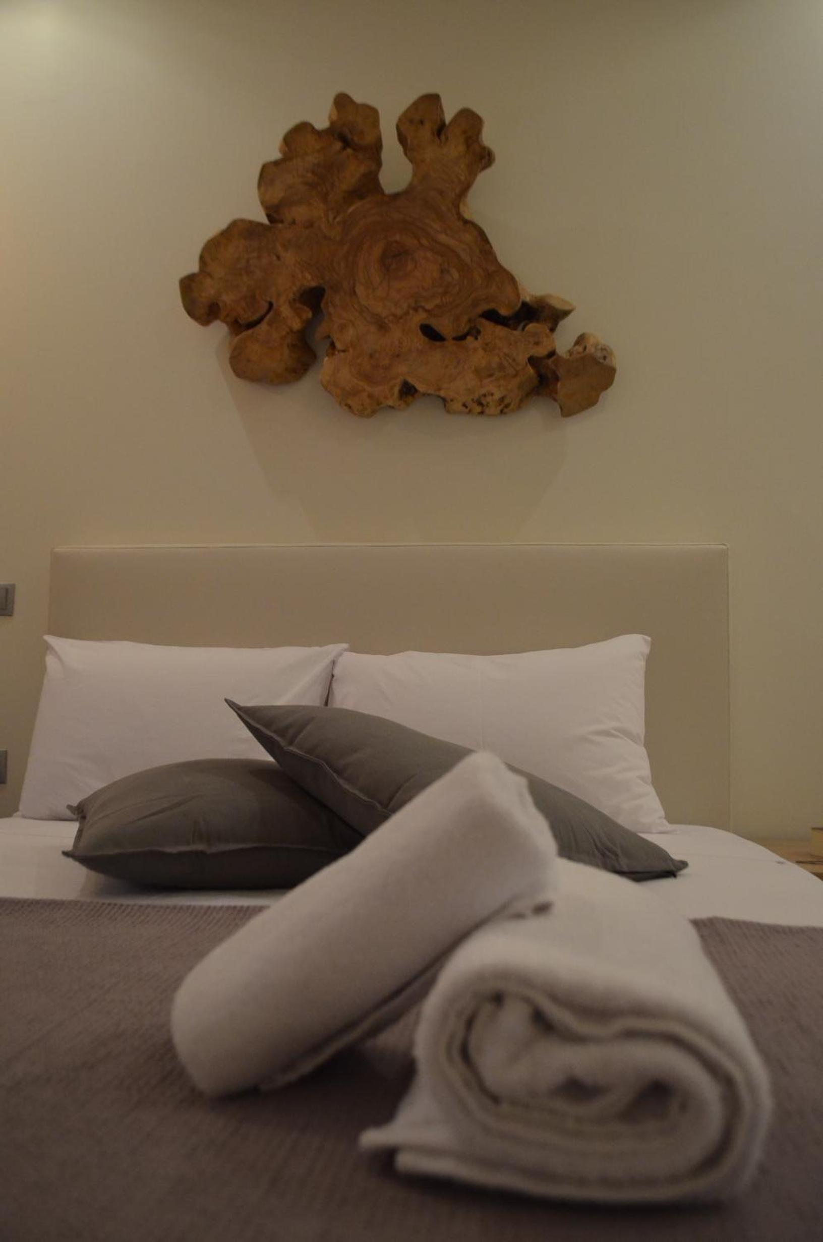 Double Room with Balcony - Photo 14
