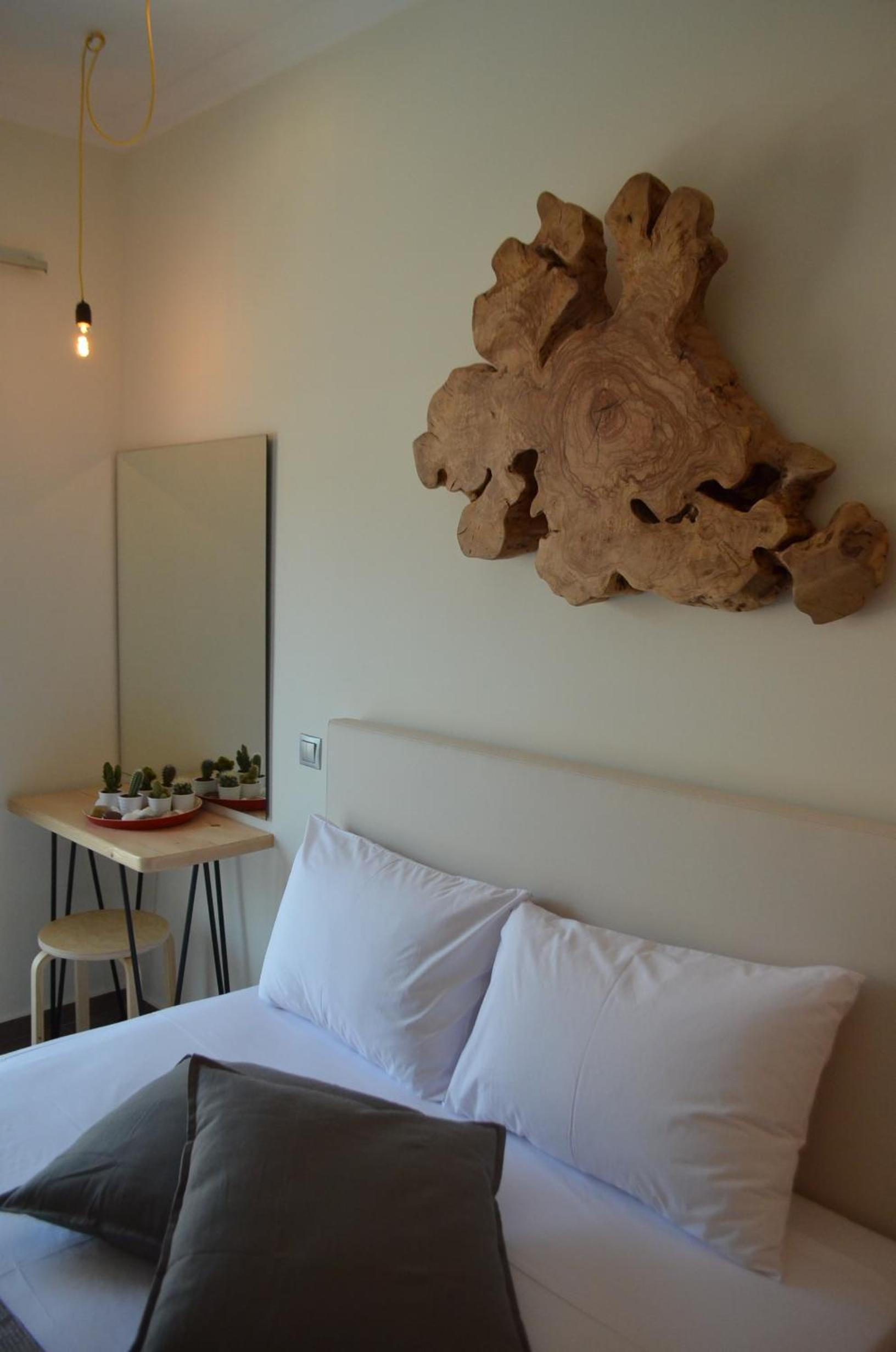 Double Room with Balcony - Photo 23