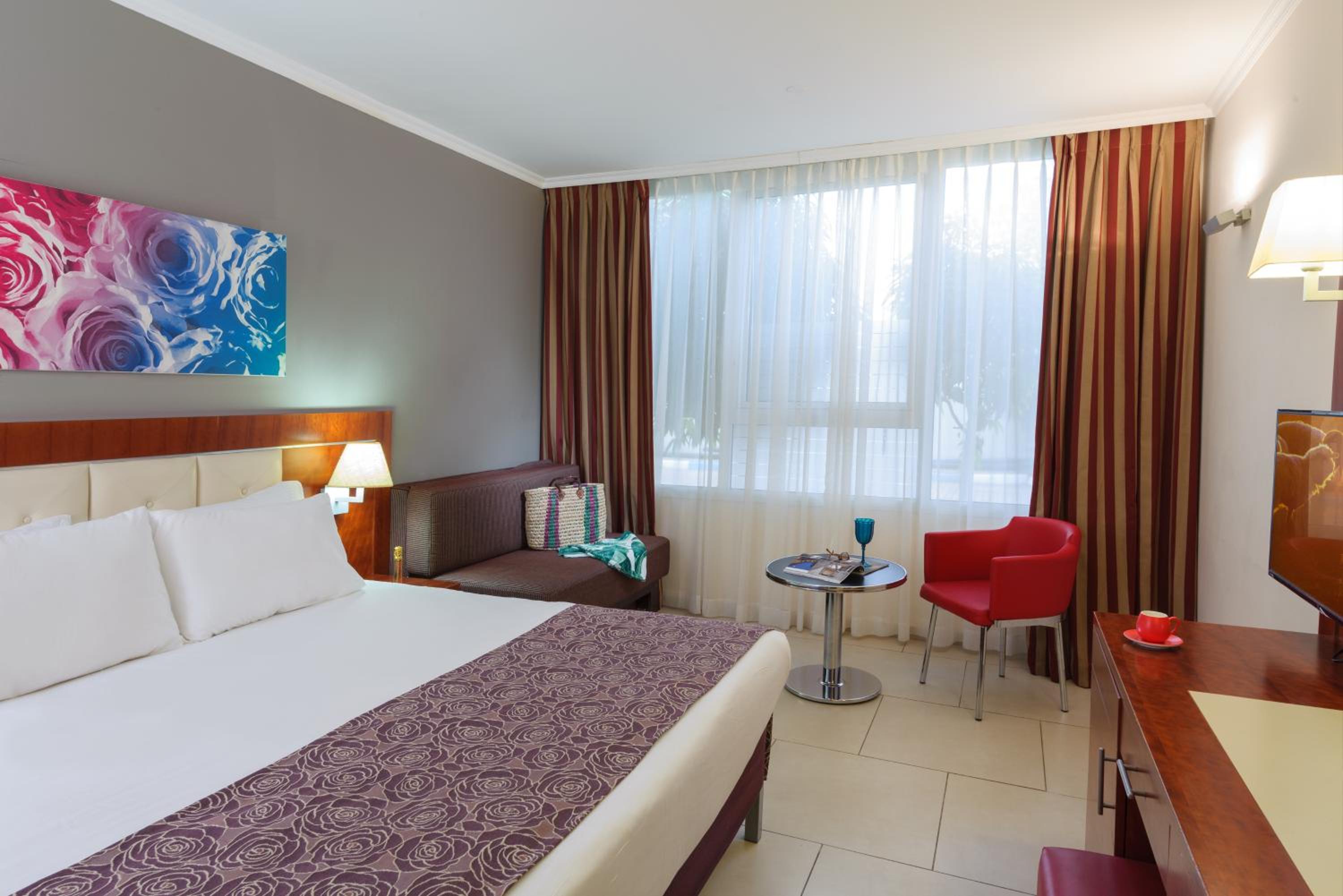 Comfort Room – Accessible by Stairs